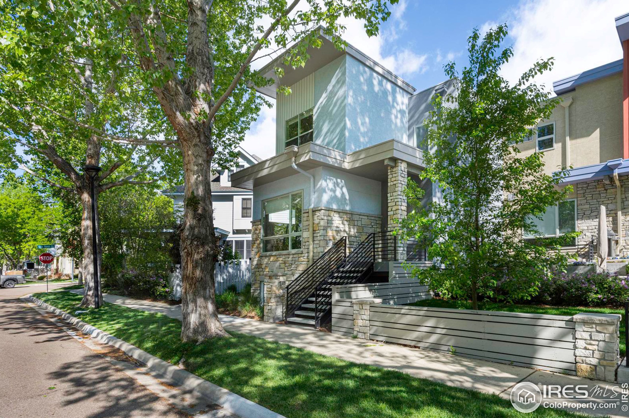 920 Confidence Dr, Longmont, CO 80504-8526