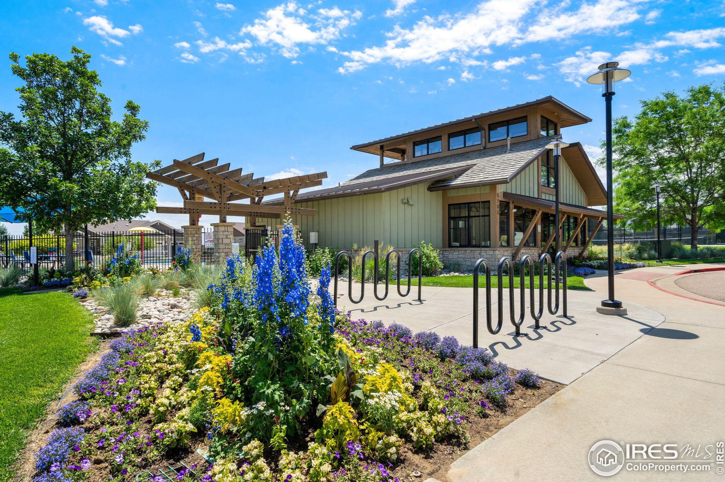 6770 Auburn Hills Dr, Fort Collins CO  80550-7033 exterior