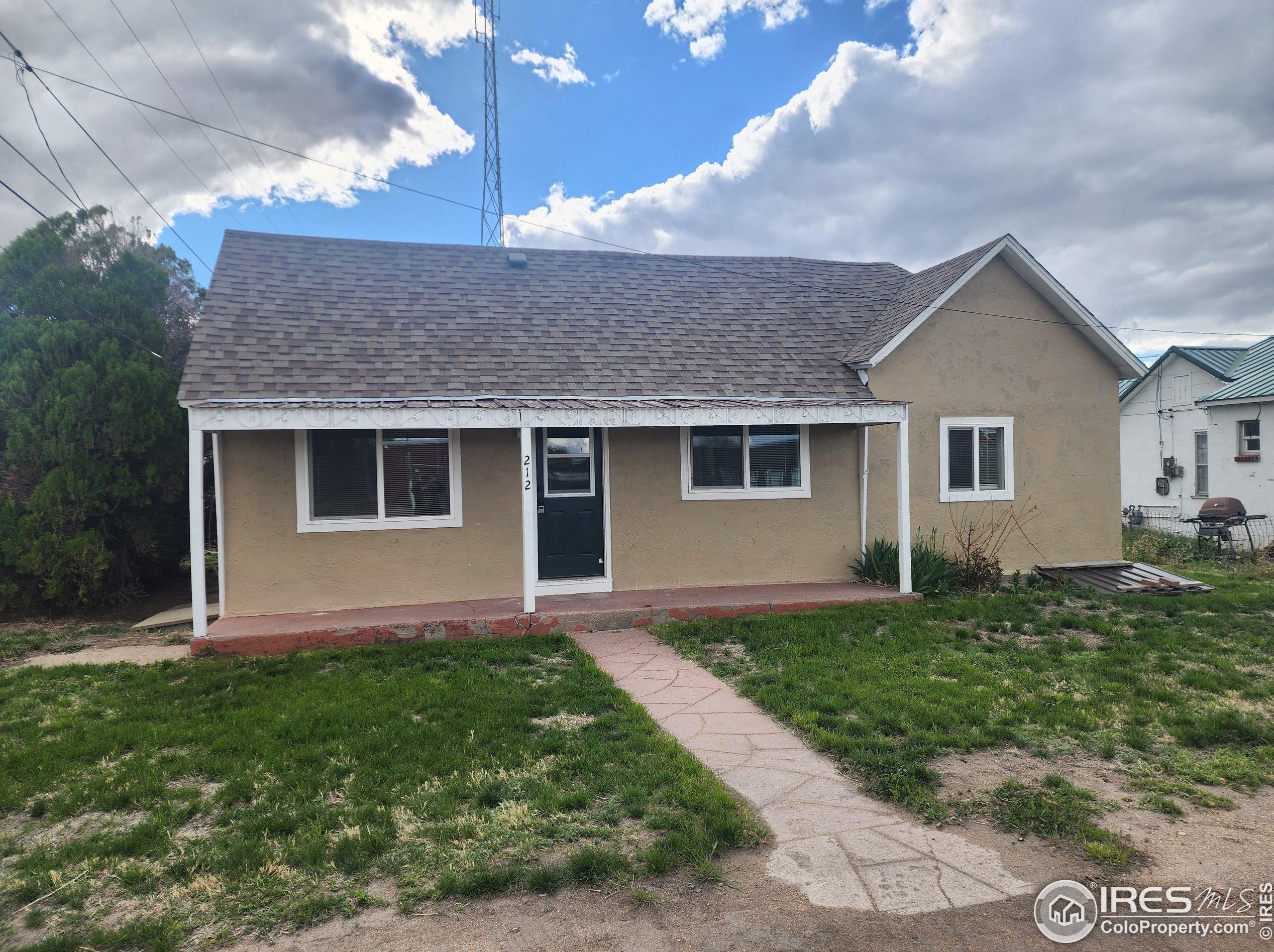 212 10th Ave, Sterling CO 80751-4402 exterior