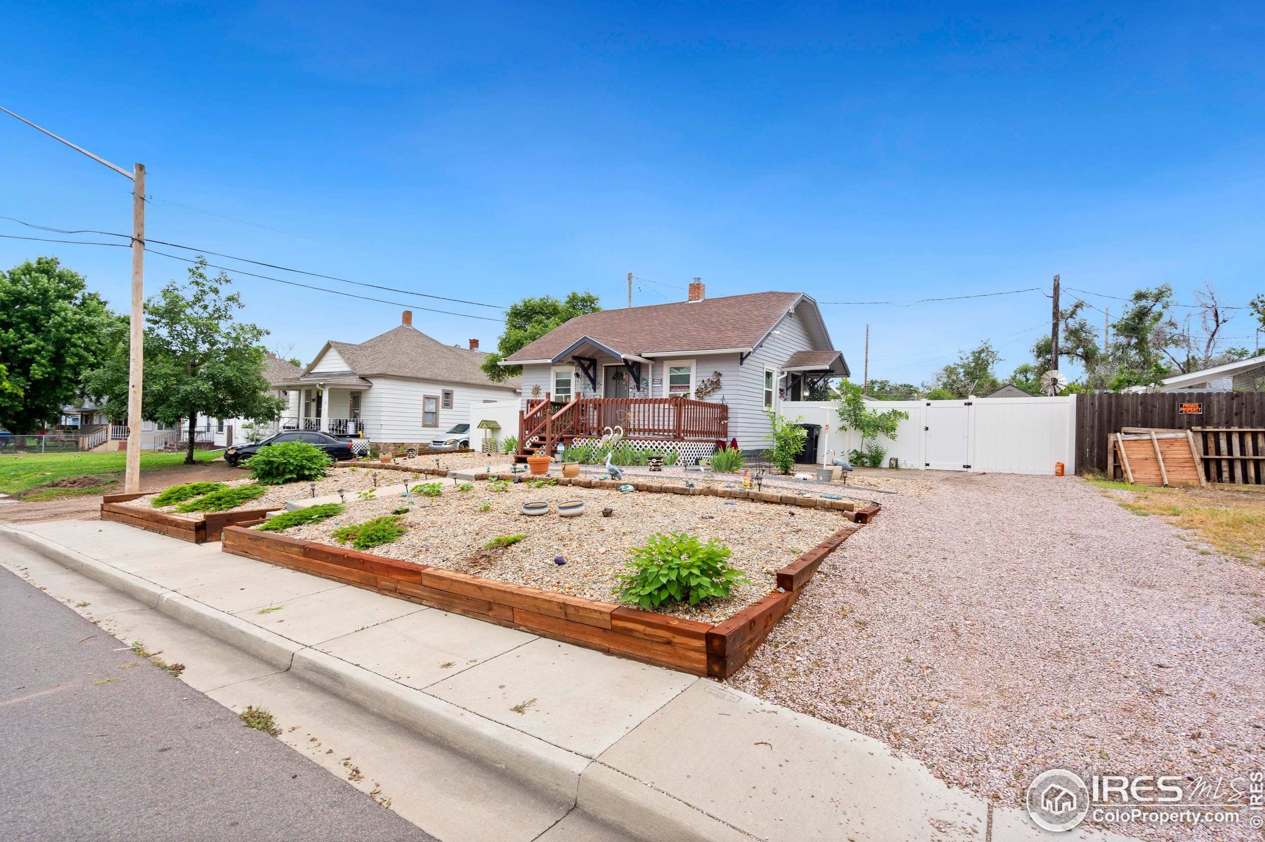 322 10th St, Greeley, CO 80631-4235