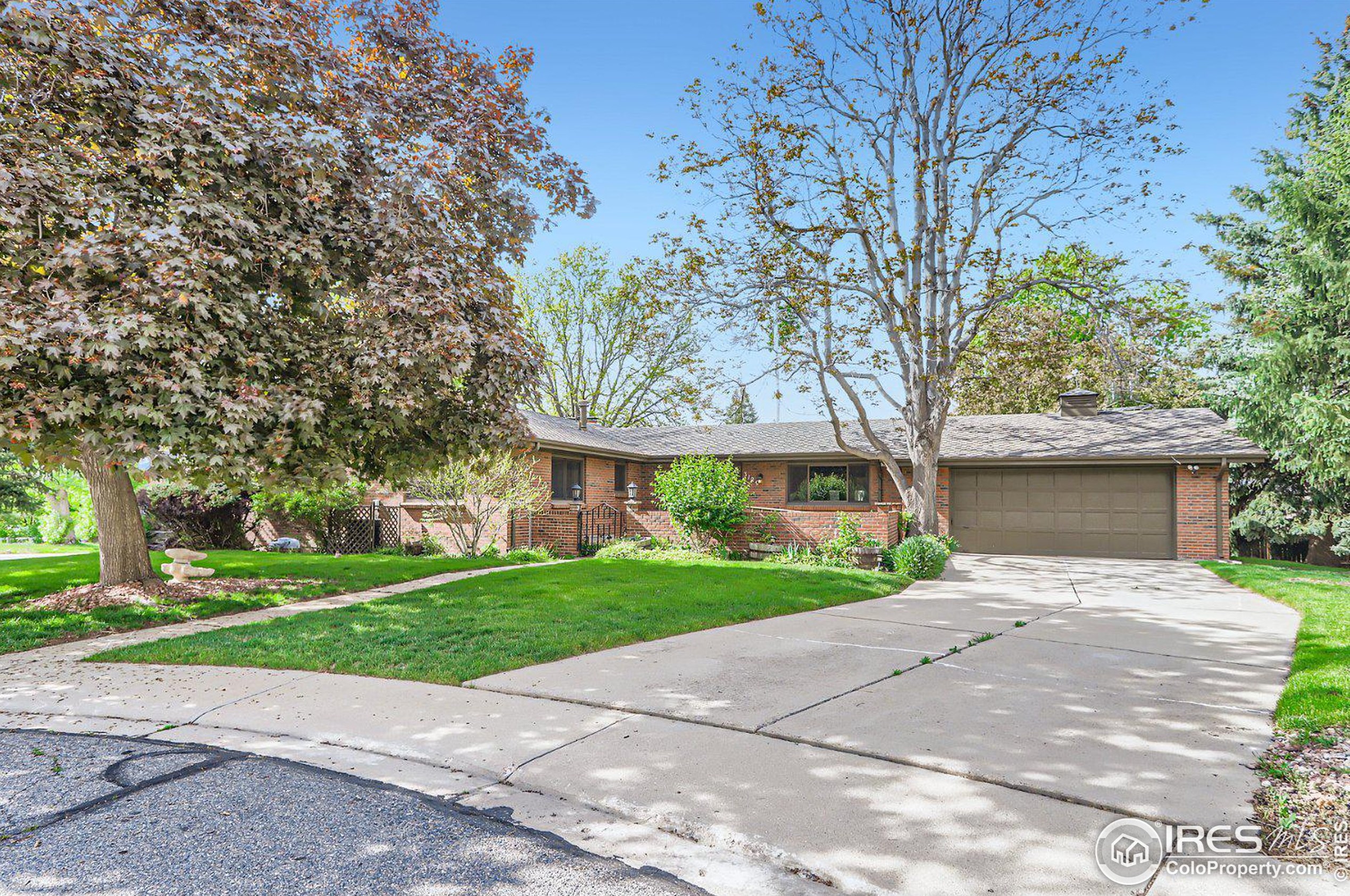 3129 Lakeview Cir, Longmont, CO 80503