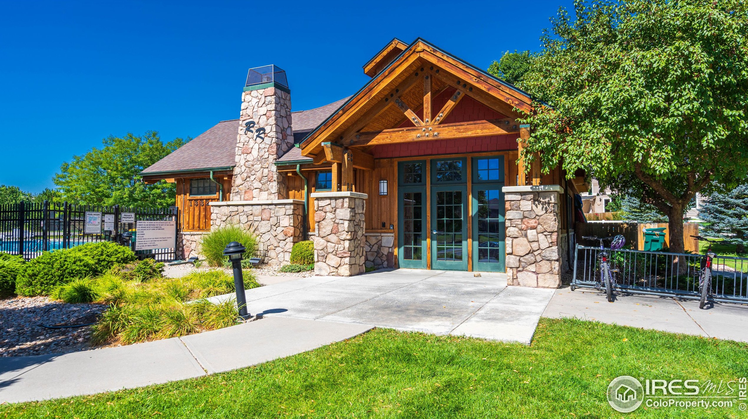 1233 Intrepid Dr, Fort Collins CO  80526-9656 exterior
