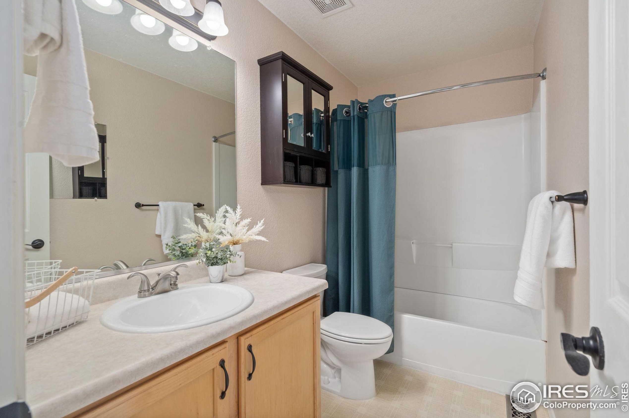1233 Intrepid Dr, Fort Collins CO  80526-9656 exterior