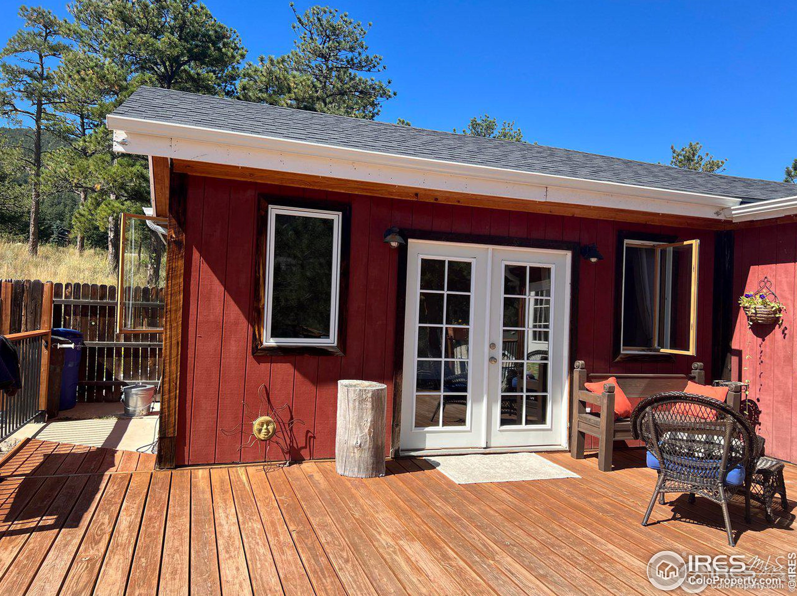 545 Pinewood Dr, Lyons, CO 80540