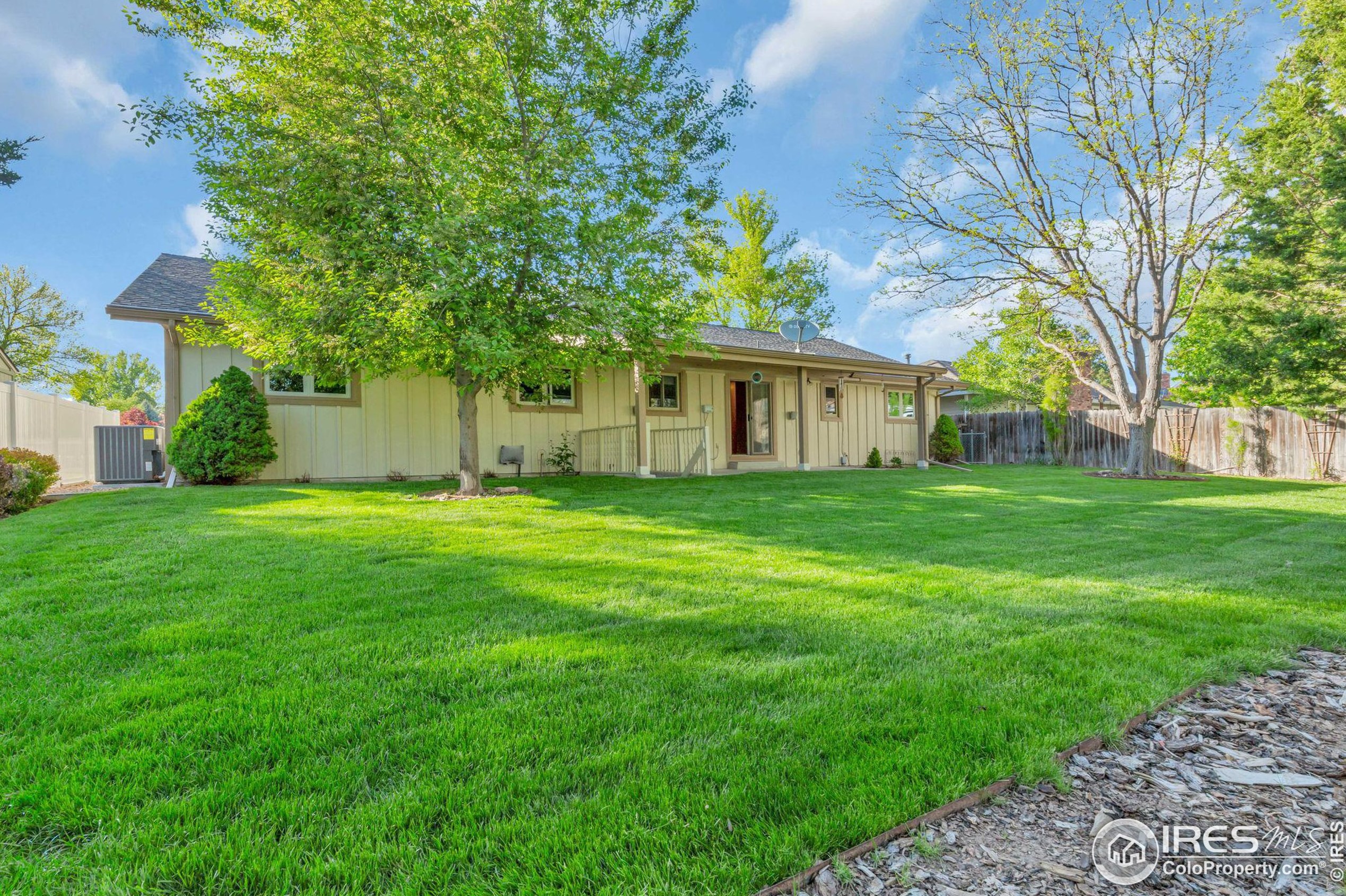 3242 Lochwood Dr, Fort Collins, CO 80525-2935