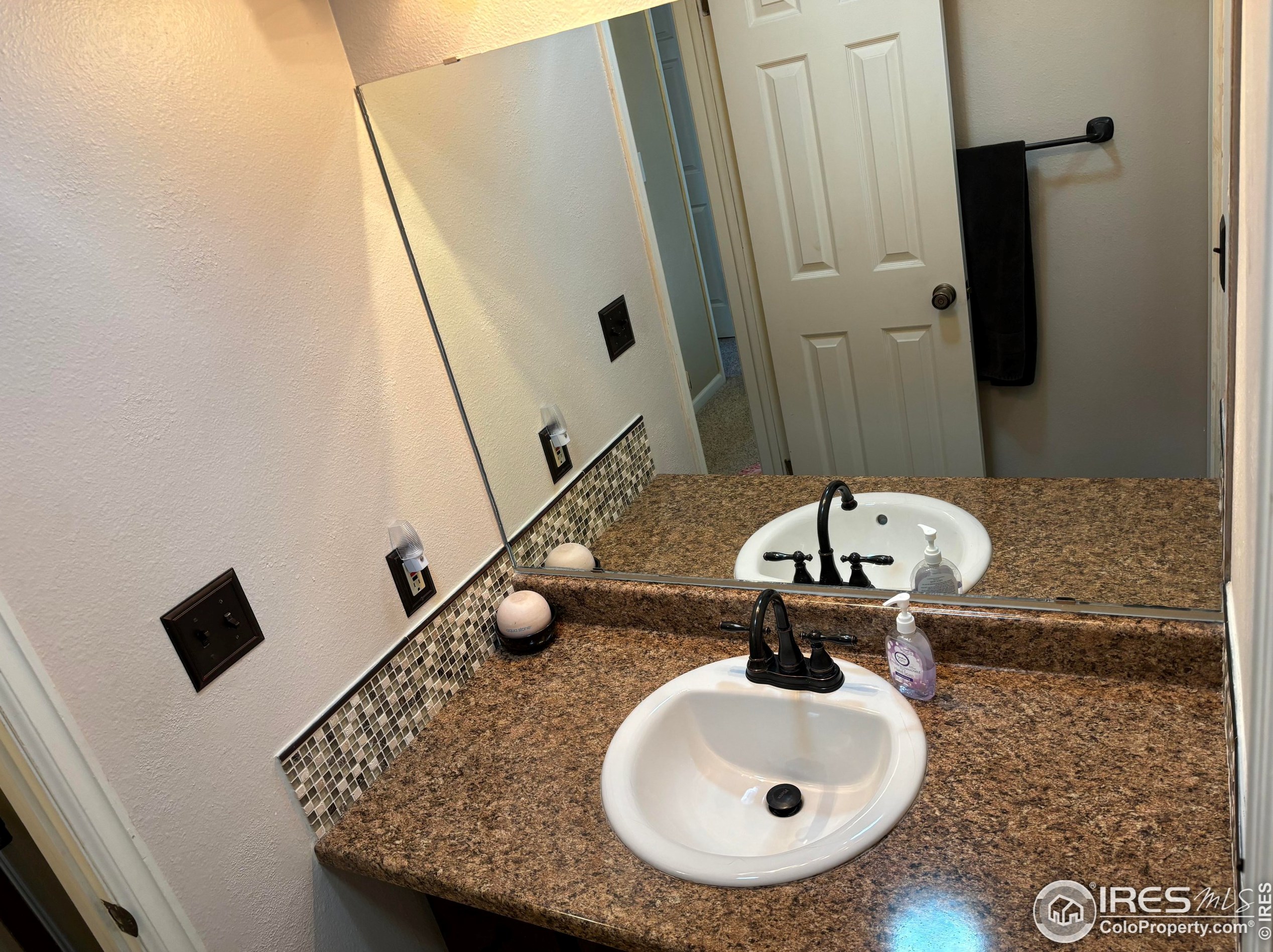 2203 Mountair Ln, Greeley CO 80634-7552 exterior