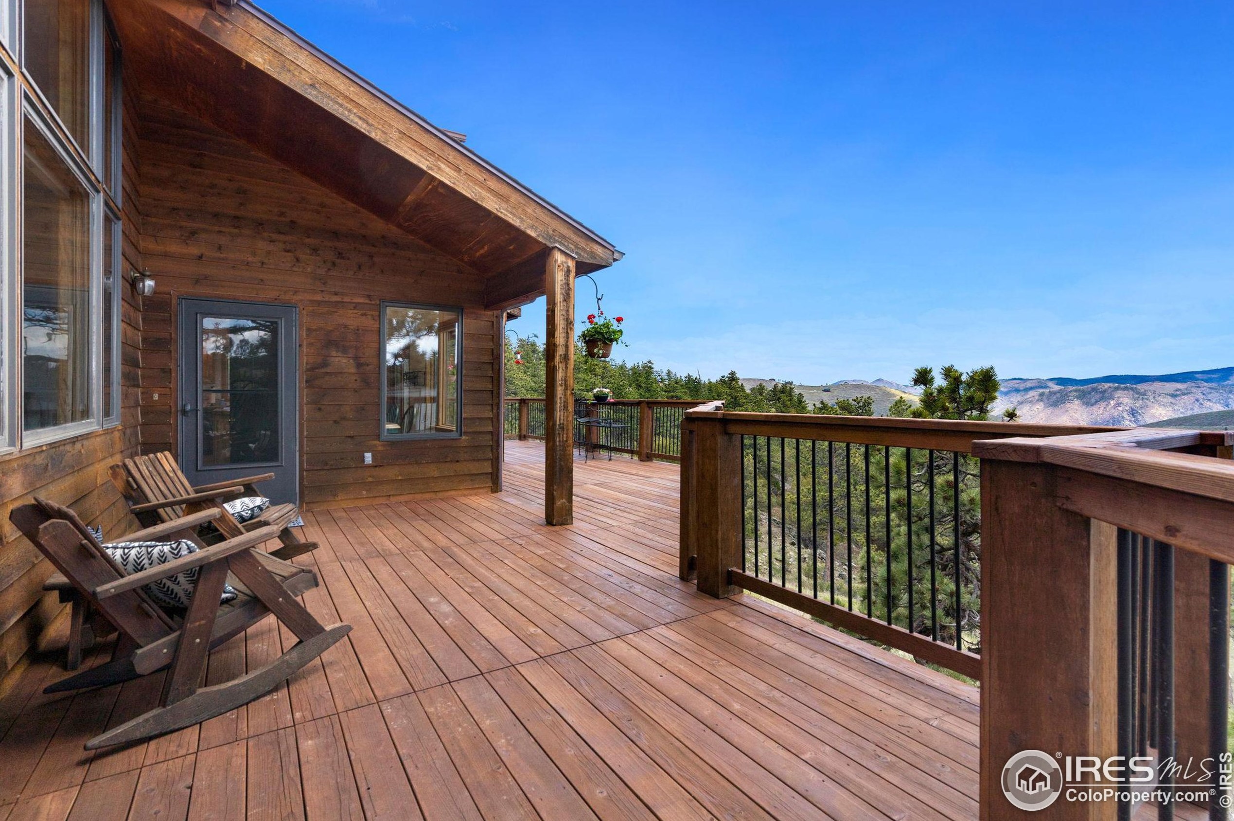 321 Guardian Peak Dr, Red Feather Lakes, CO 80536-9397