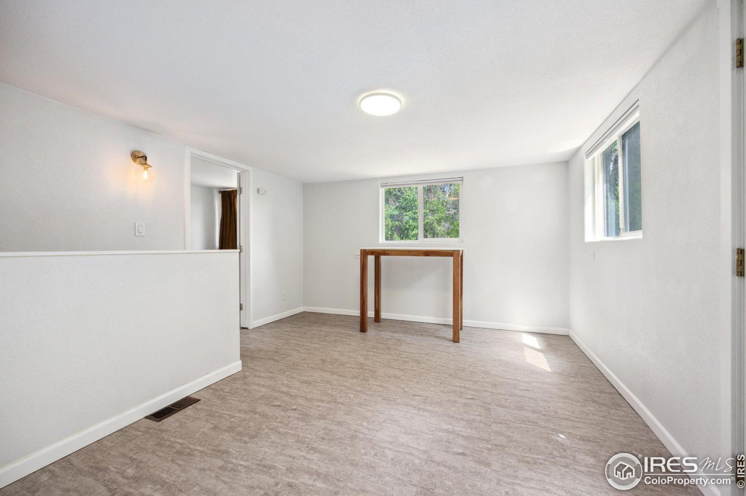 330 Collyer St, Longmont CO  80501-5519 exterior
