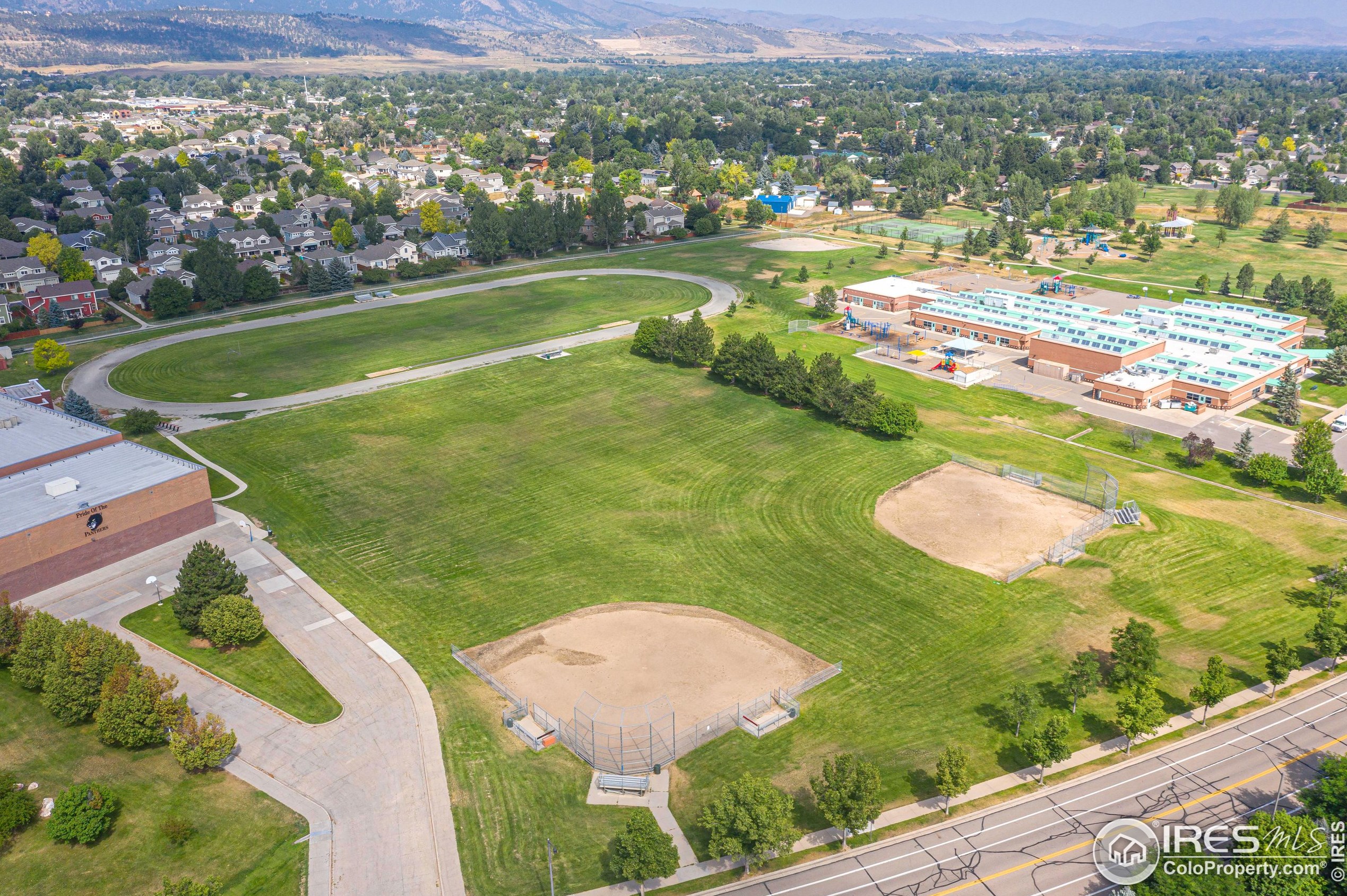 1906 Glenview Ct, Fort Collins CO  80526-3321 exterior
