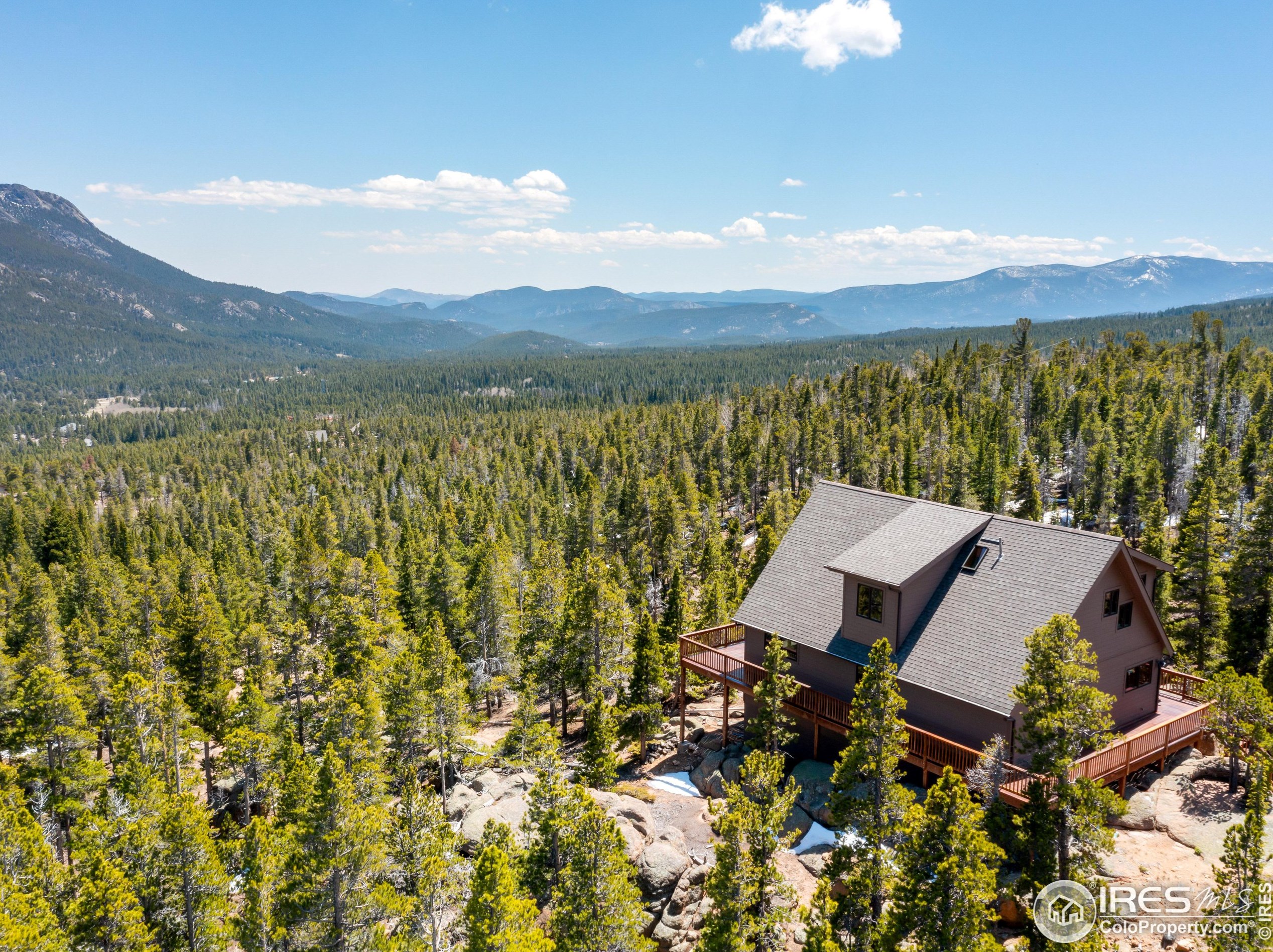 641 Goblins Castle Rd, Estes Park CO 80517-6426 exterior