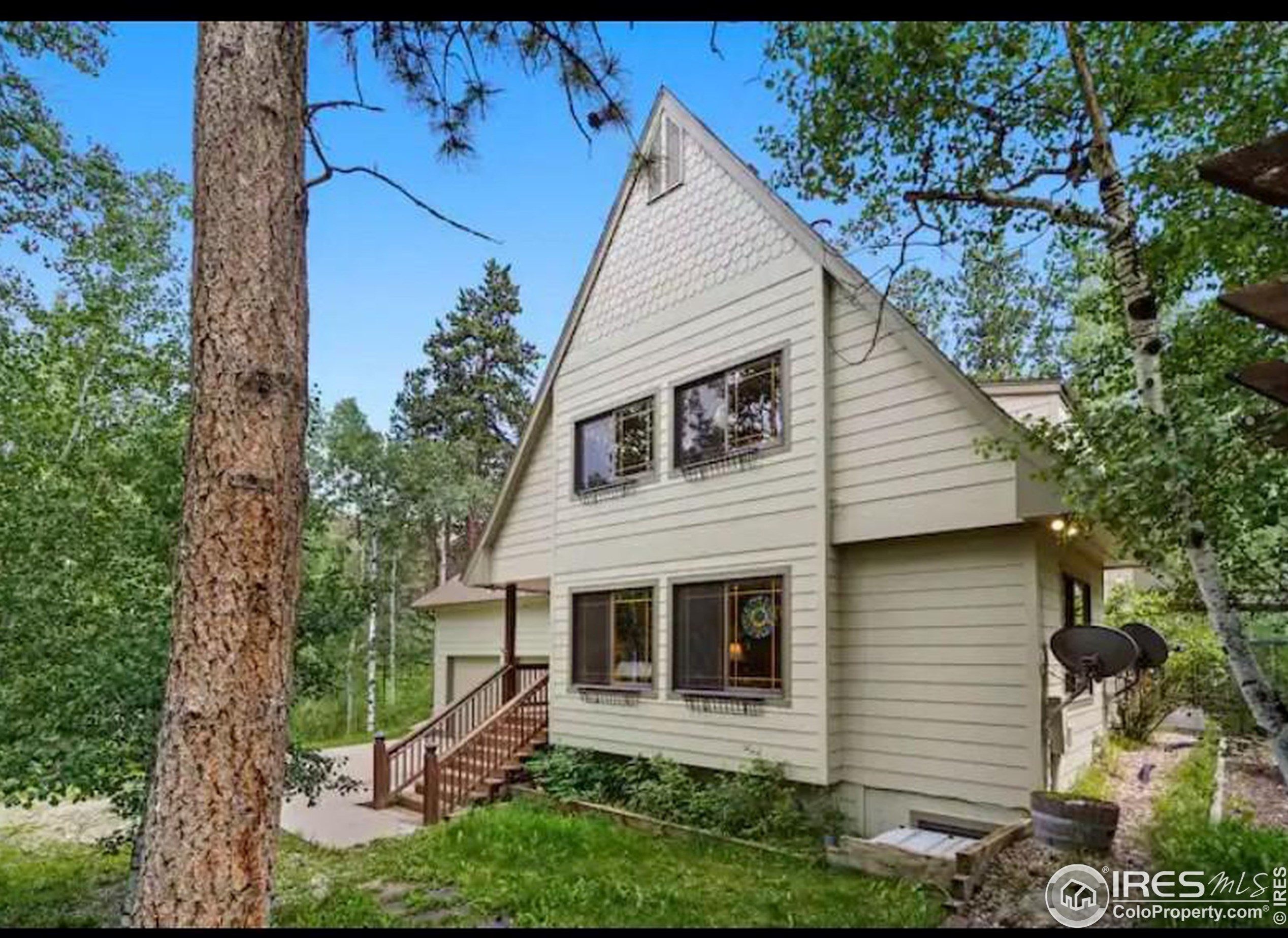 629 Davis Ranch Rd, Bellvue, CO 80512-6355