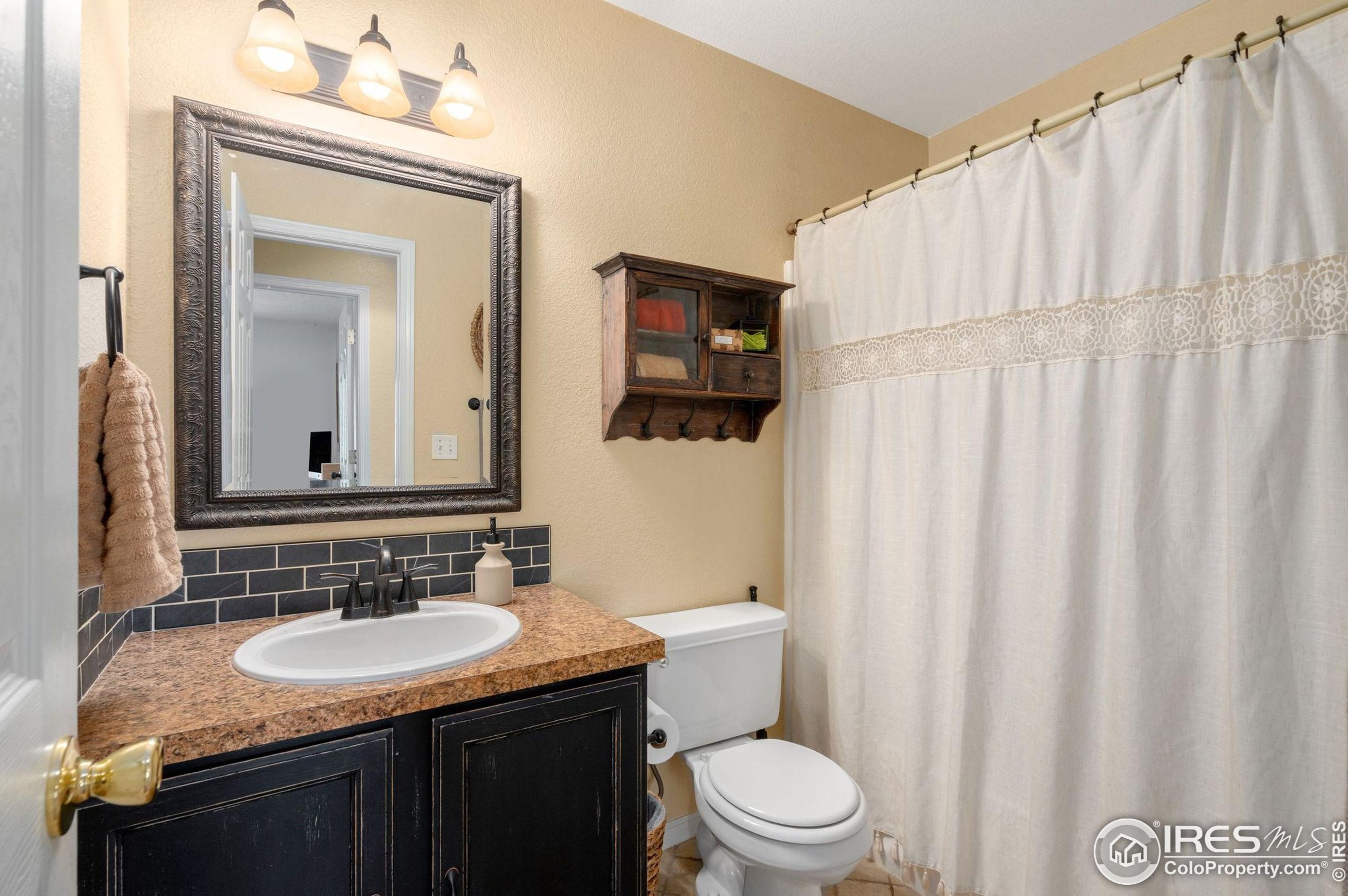 301 49th Ave, Greeley CO  80634-4319 exterior