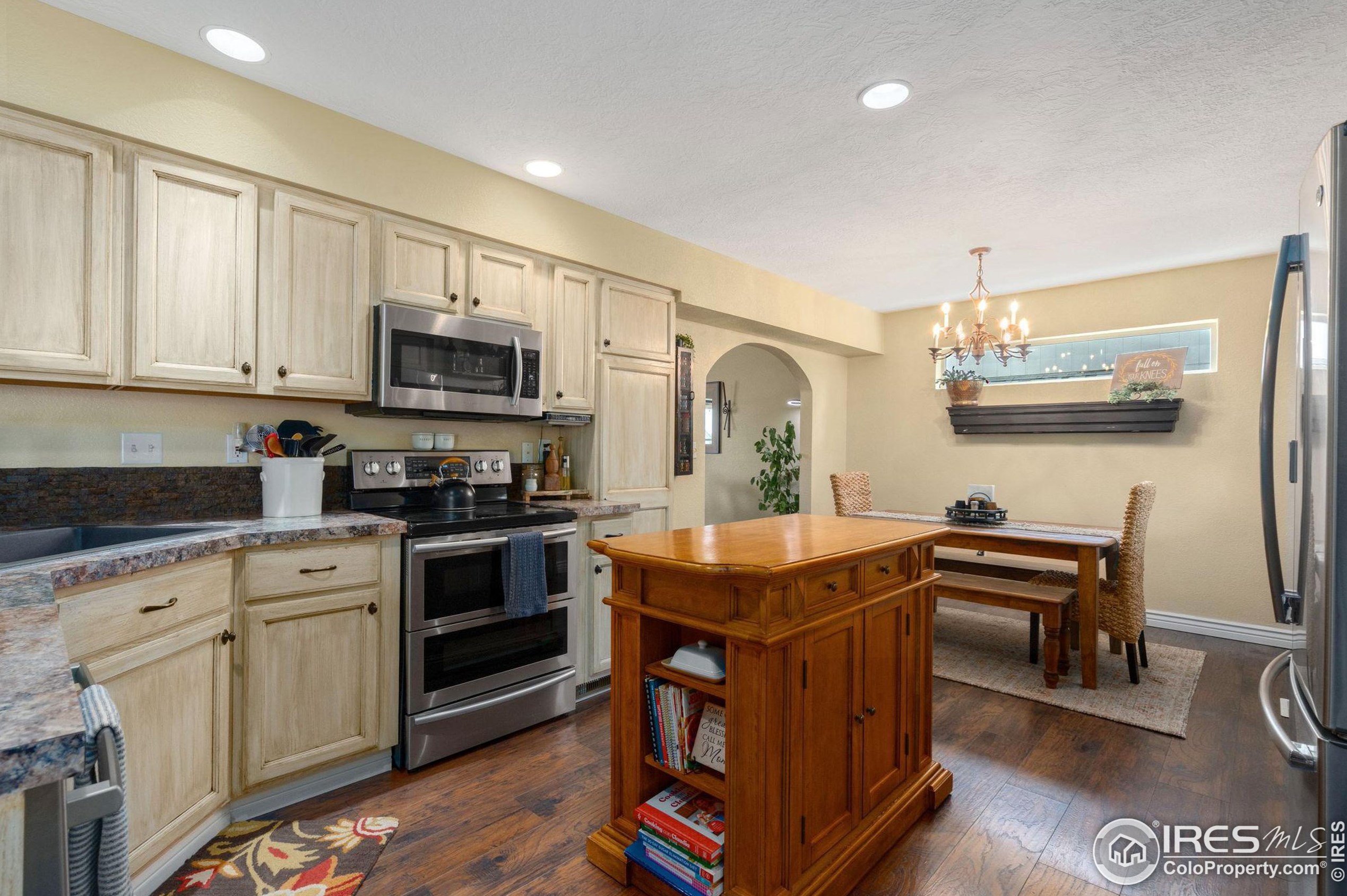 301 49th Ave, Greeley CO  80634-4319 exterior