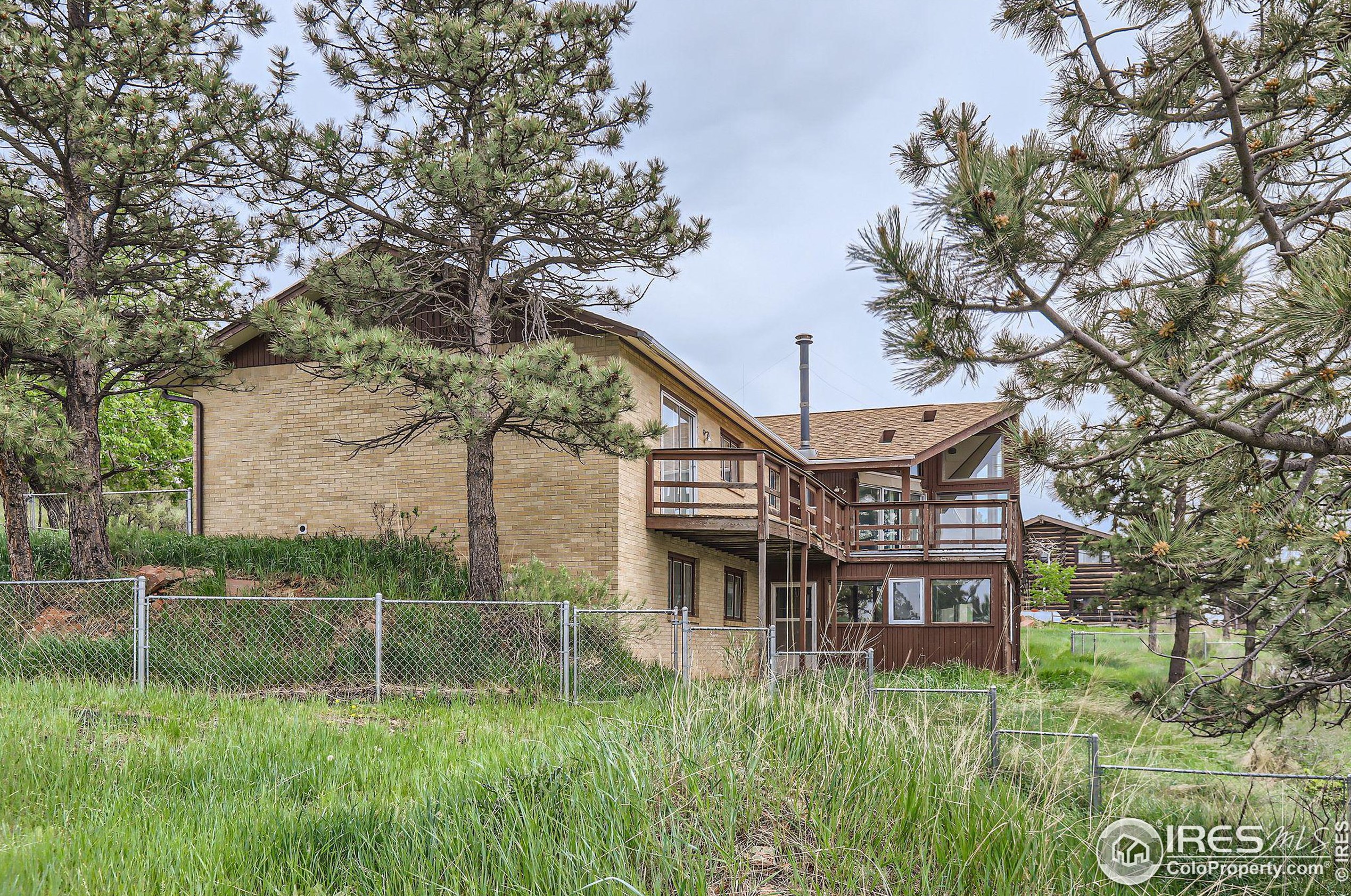 4225 Fawn Trl, Loveland CO 80537-8300 exterior