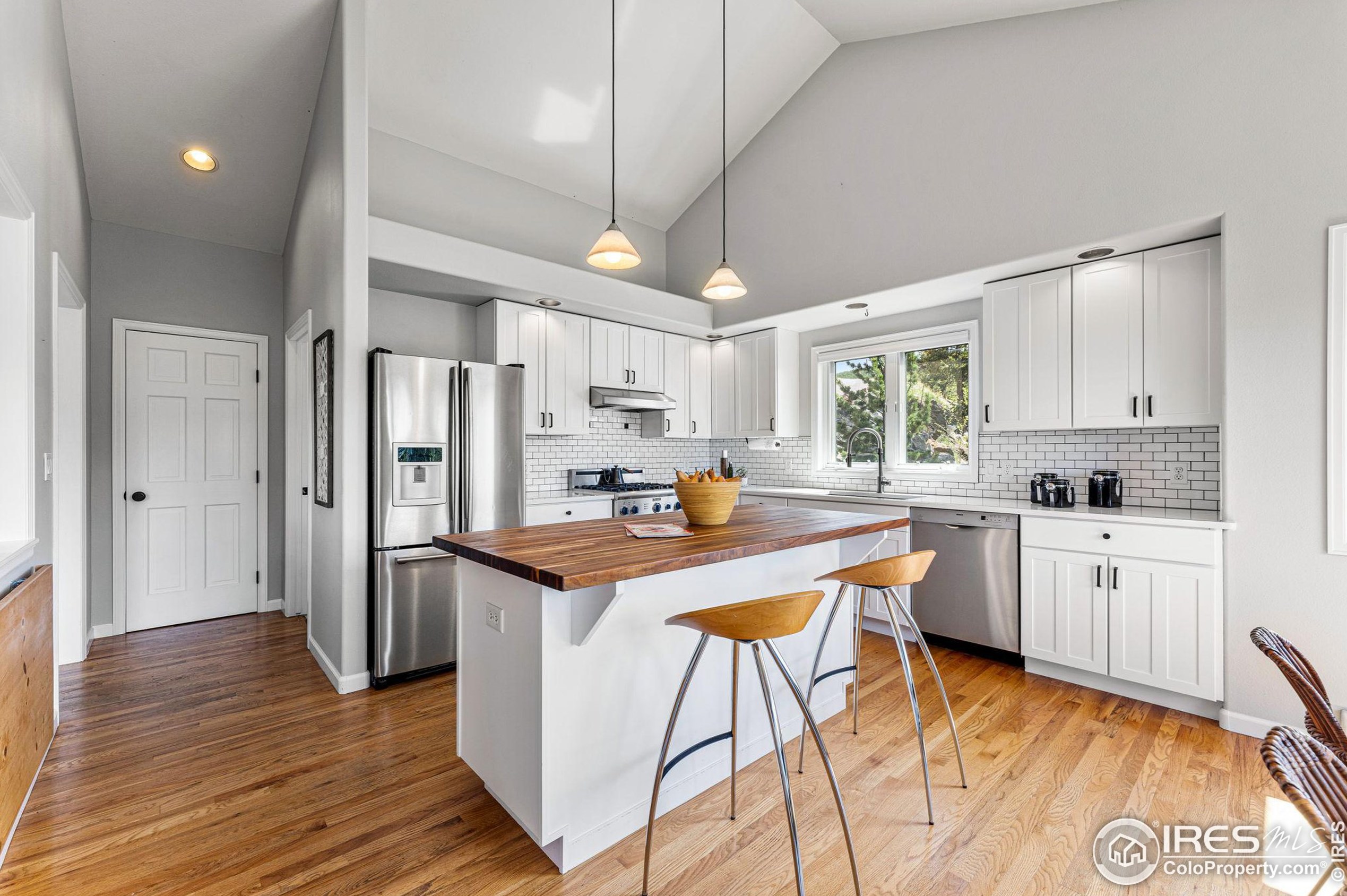 91 Pinecliff Trl, Nederland CO 80466-9691 exterior