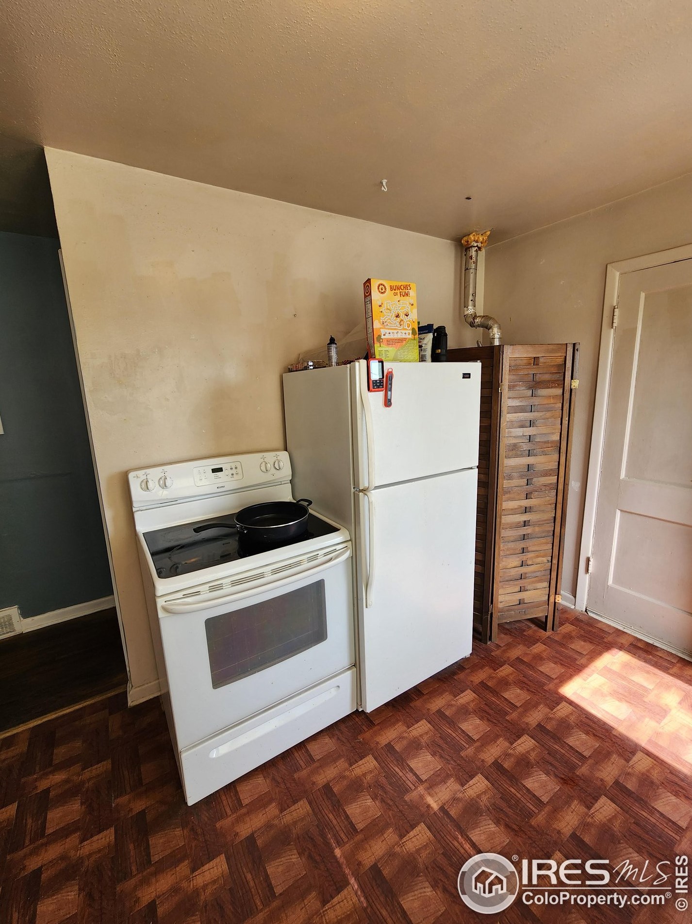 335 Vly Dr, Sterling CO 80751-2425 exterior