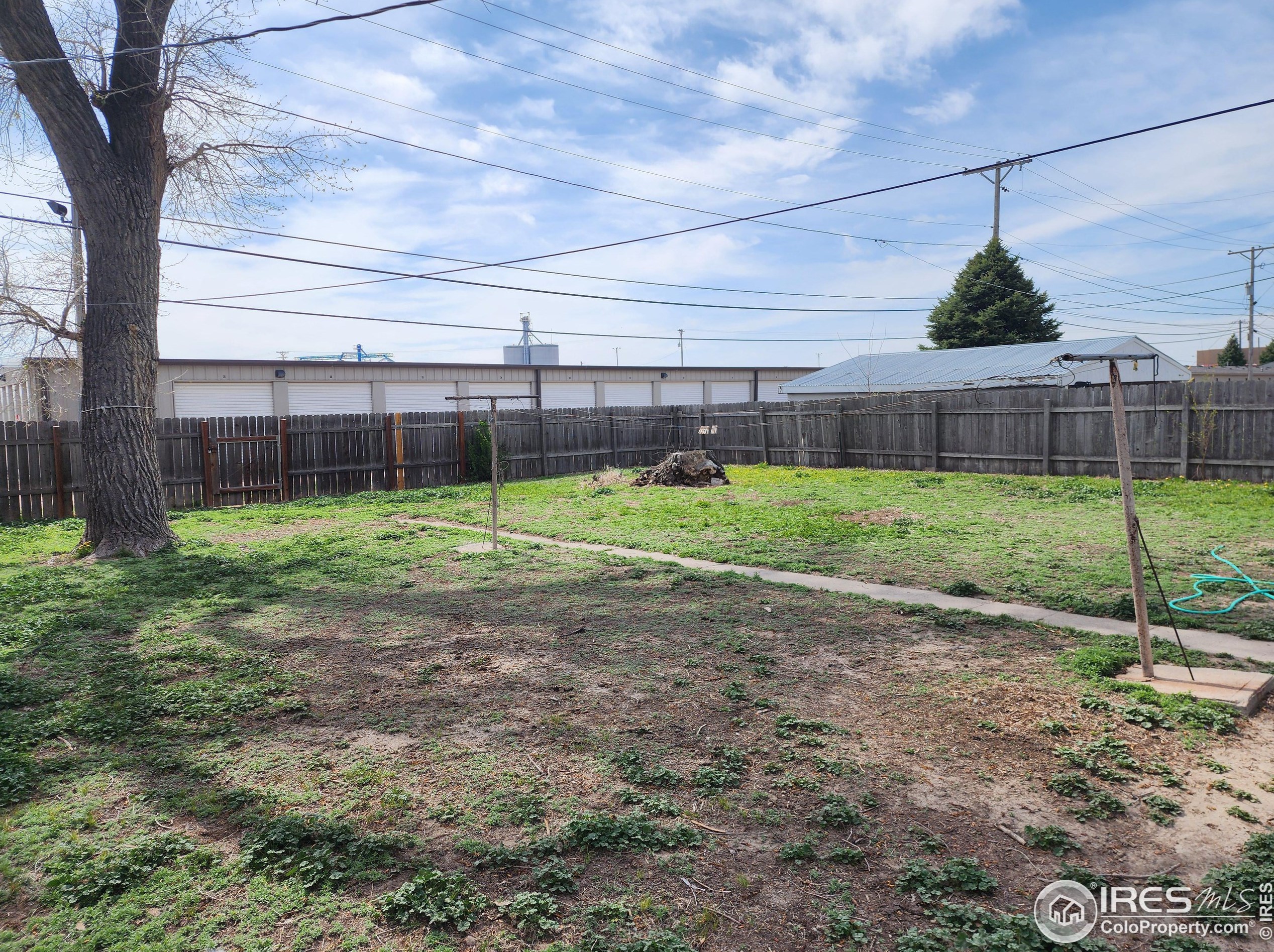 335 Vly Dr, Sterling CO 80751-2425 exterior