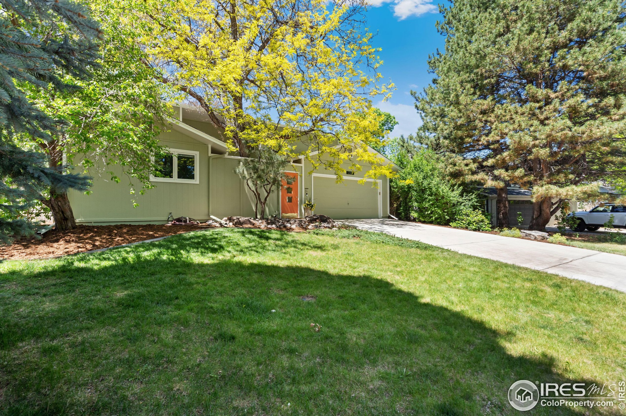 2301 Tanglewood Dr, Fort Collins, CO 80525-1952