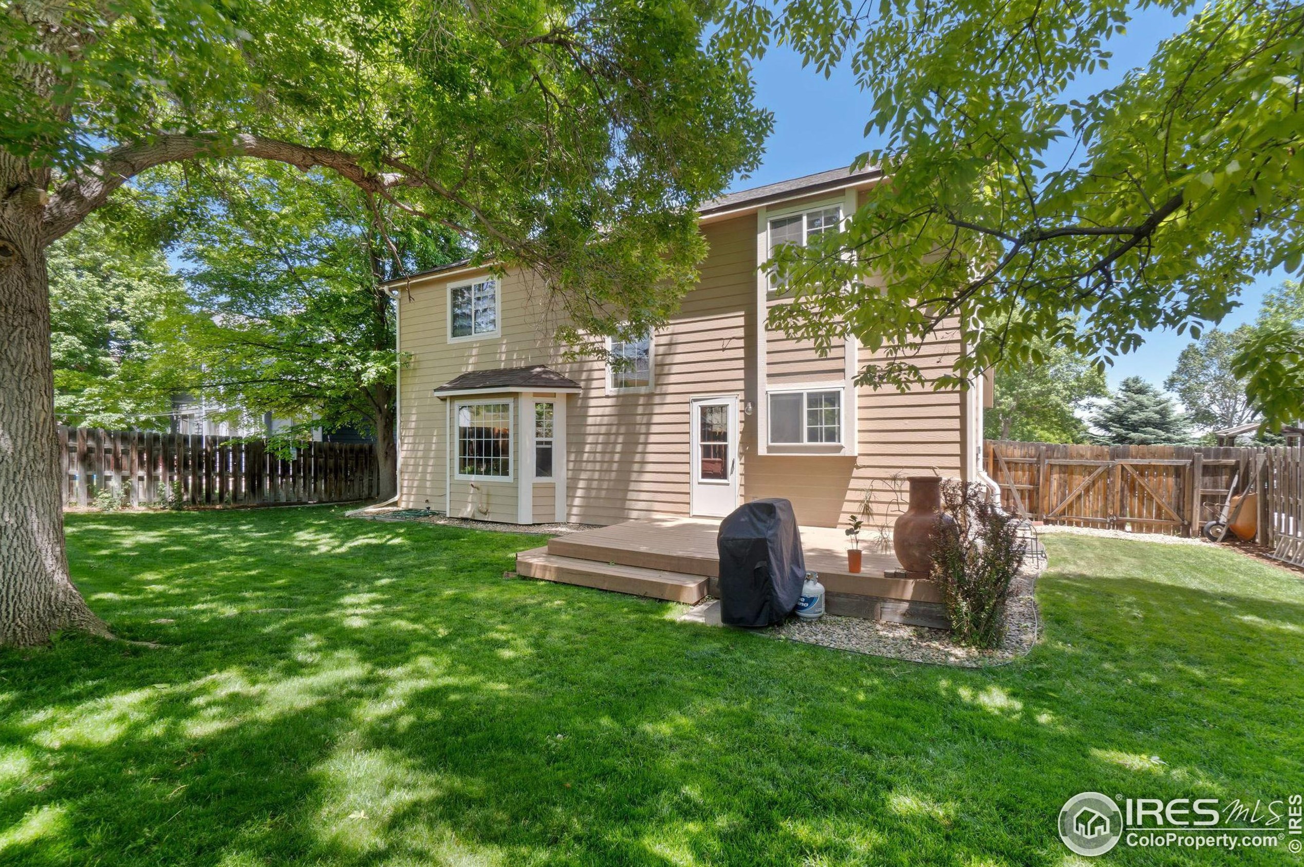 1915 Sunlight Dr, Longmont CO 80504-1973 exterior