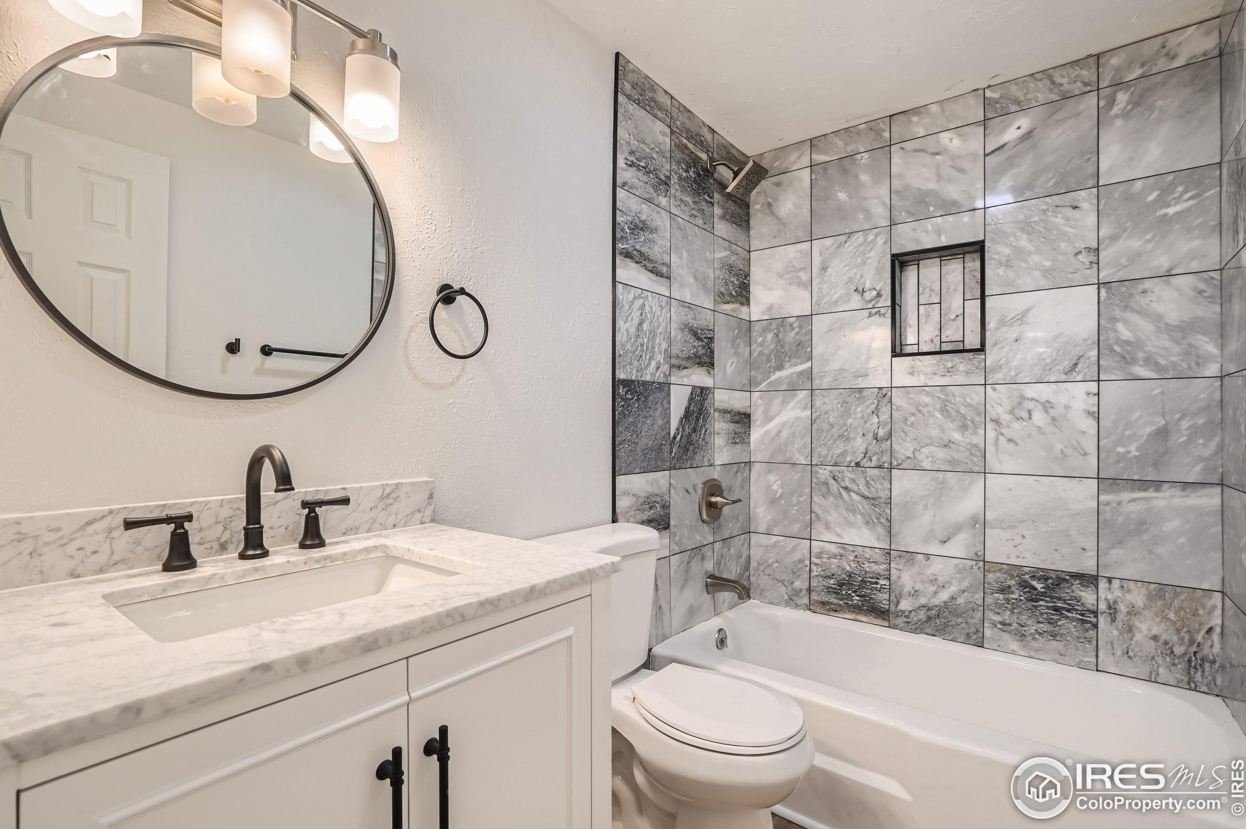 435 Manhattan Dr, Boulder CO 80303-4242 exterior