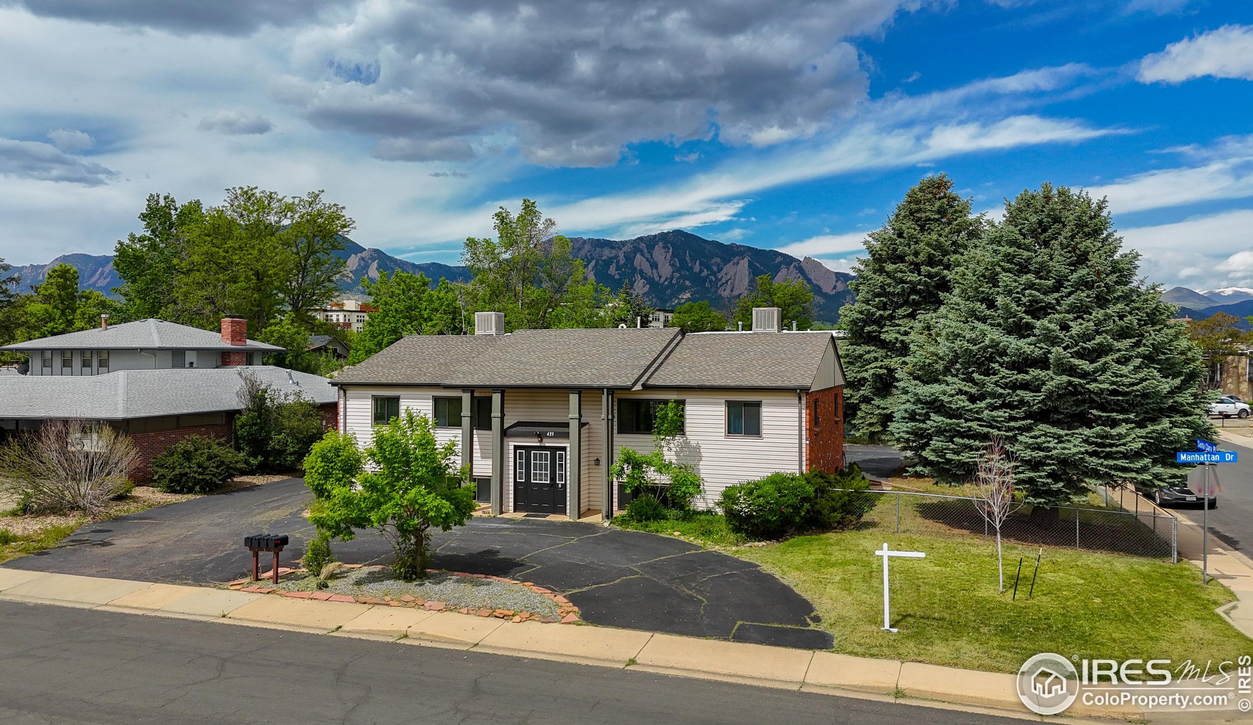 435 Manhattan Dr, Boulder, CO 80303-4104