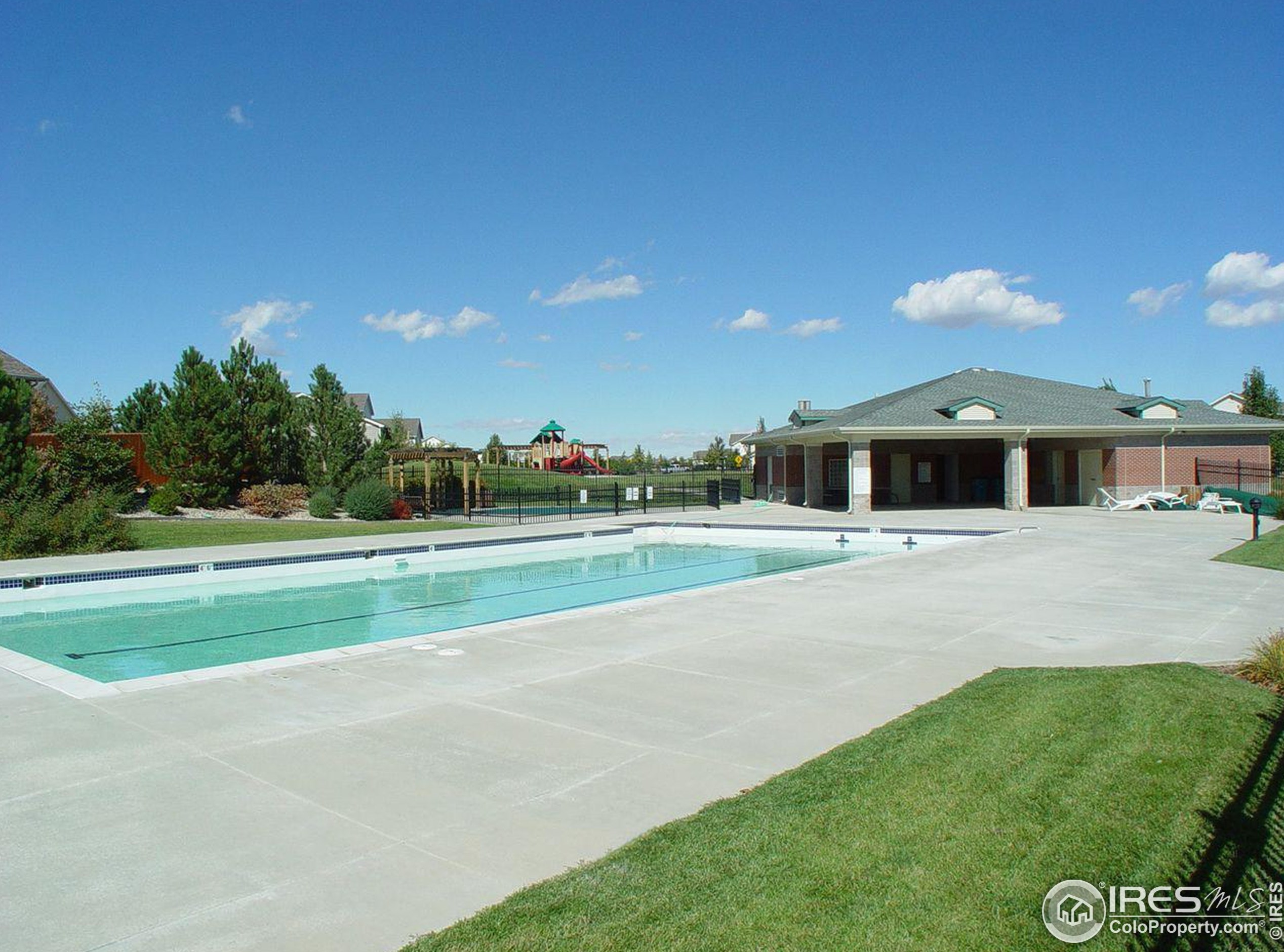450 Peyton Dr, Fort Collins CO  80525-8259 exterior
