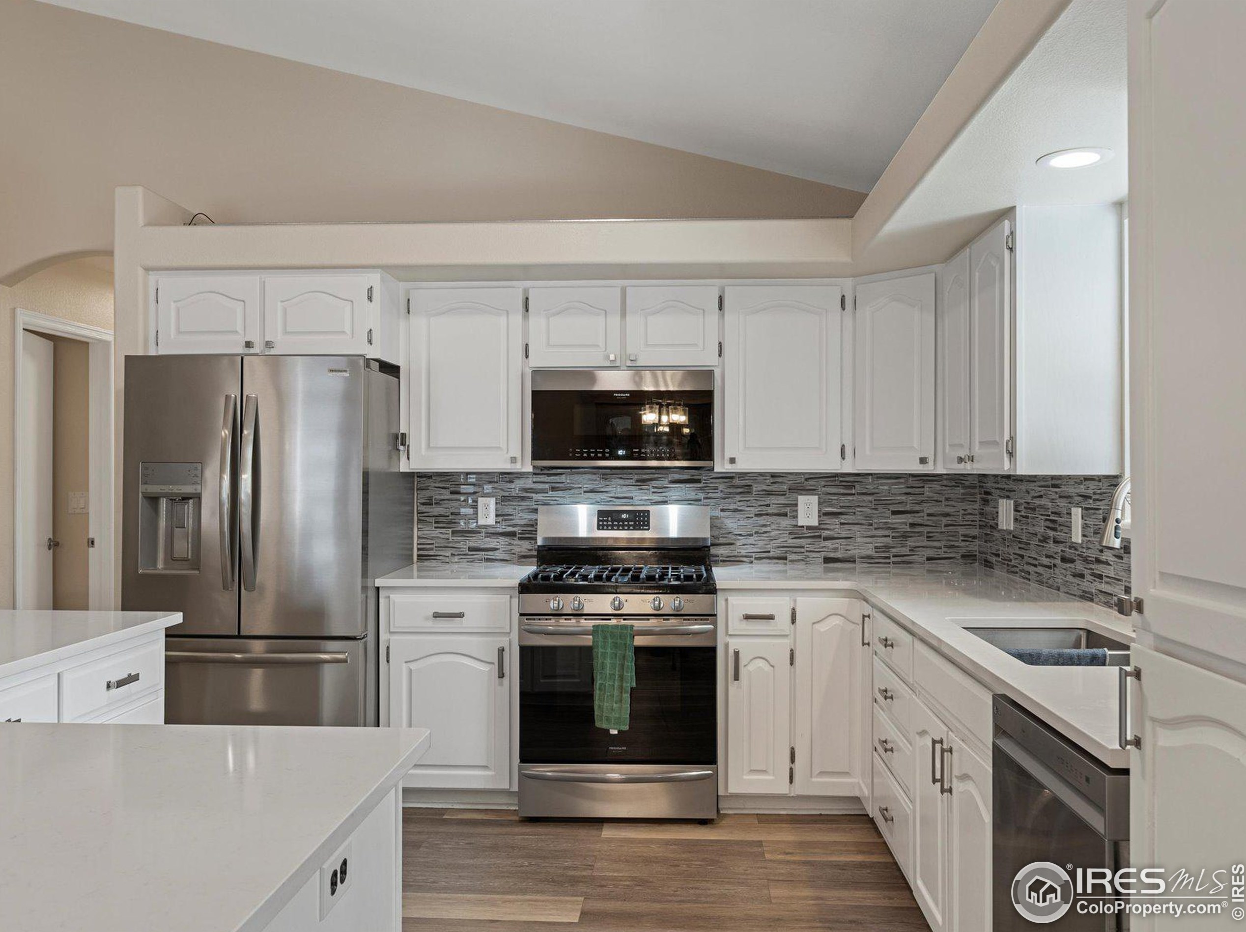 1130 Country Acres Dr, Loveland CO 80534-8470 exterior