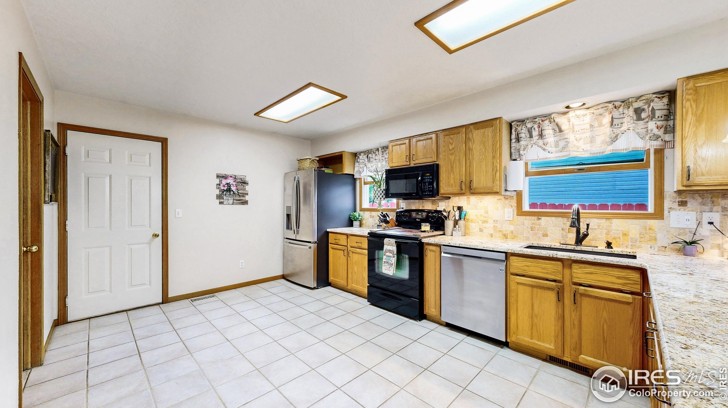 301 44th Avenue Ct, Greeley CO 80634-1091 exterior