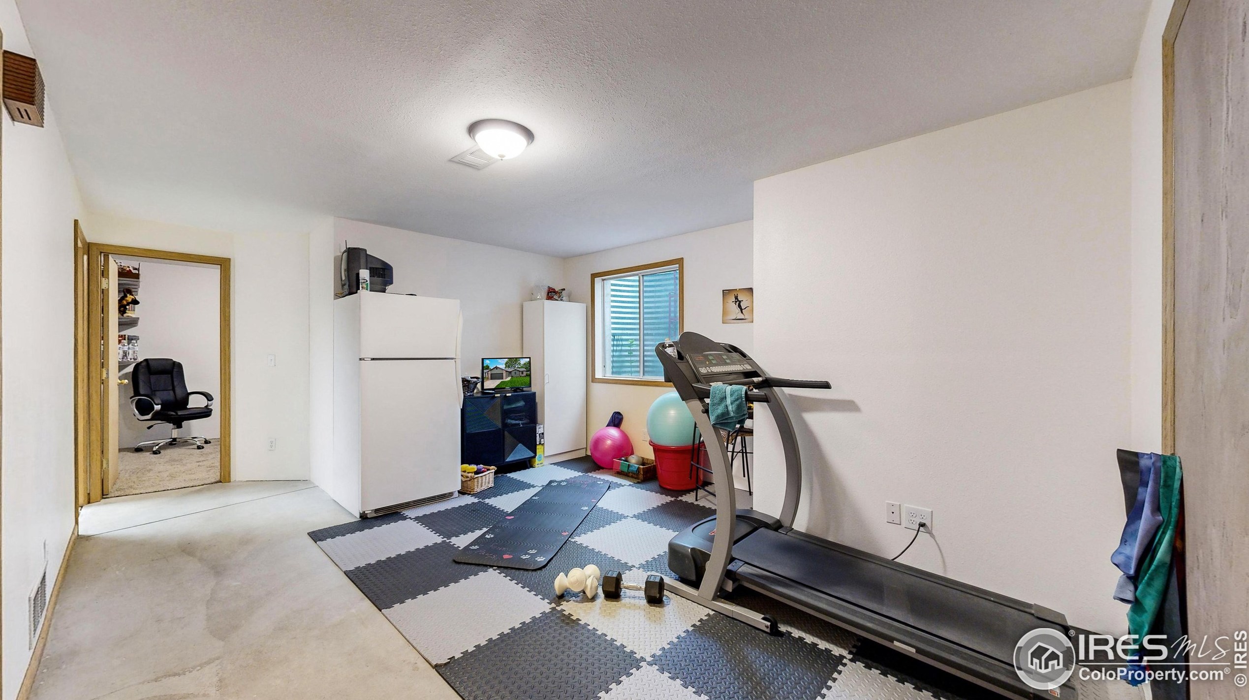 301 44th Avenue Ct, Greeley CO 80634-1091 exterior