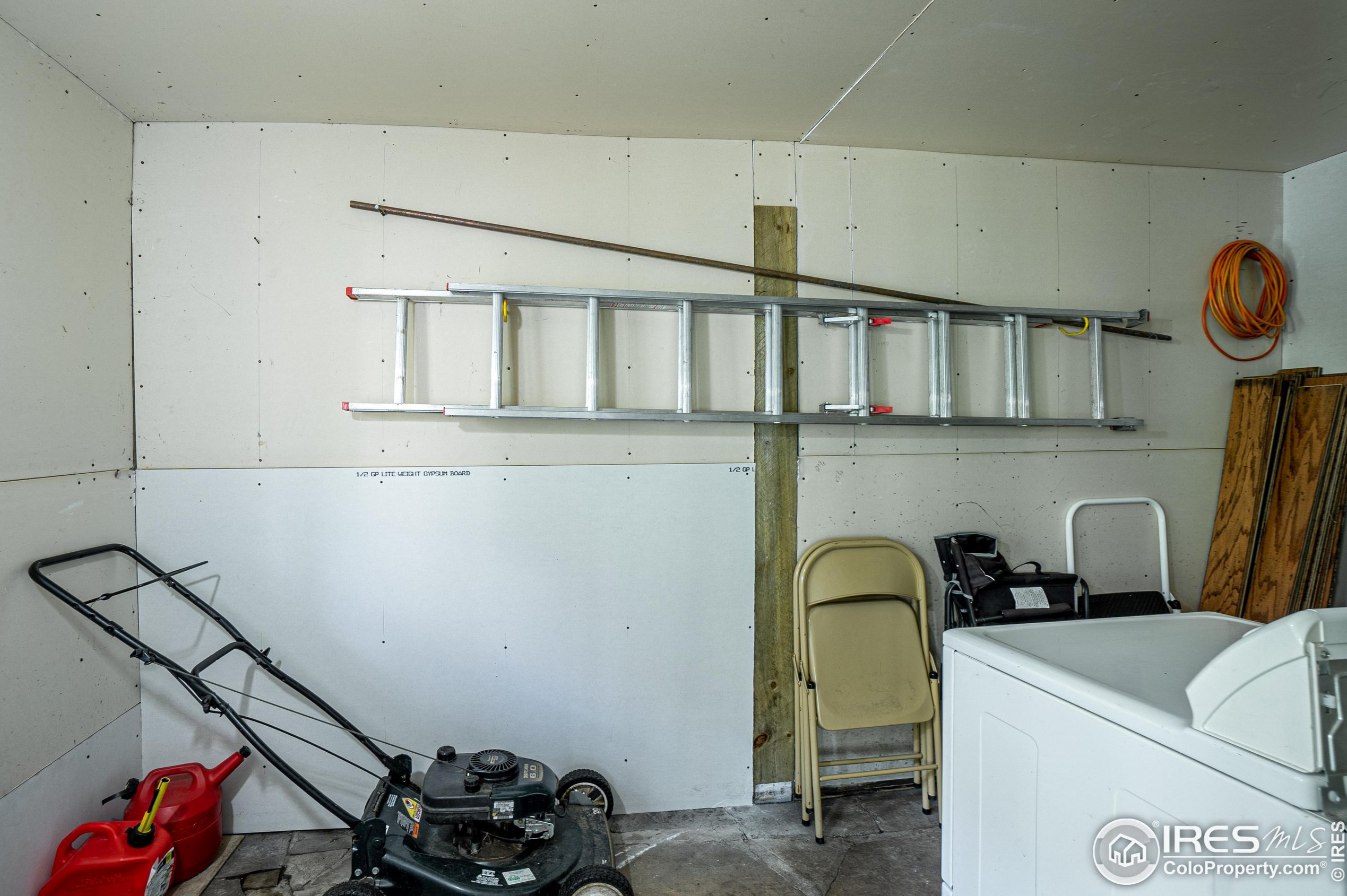 348 Crown Pt Dr, Bellvue CO 80512-9411 exterior