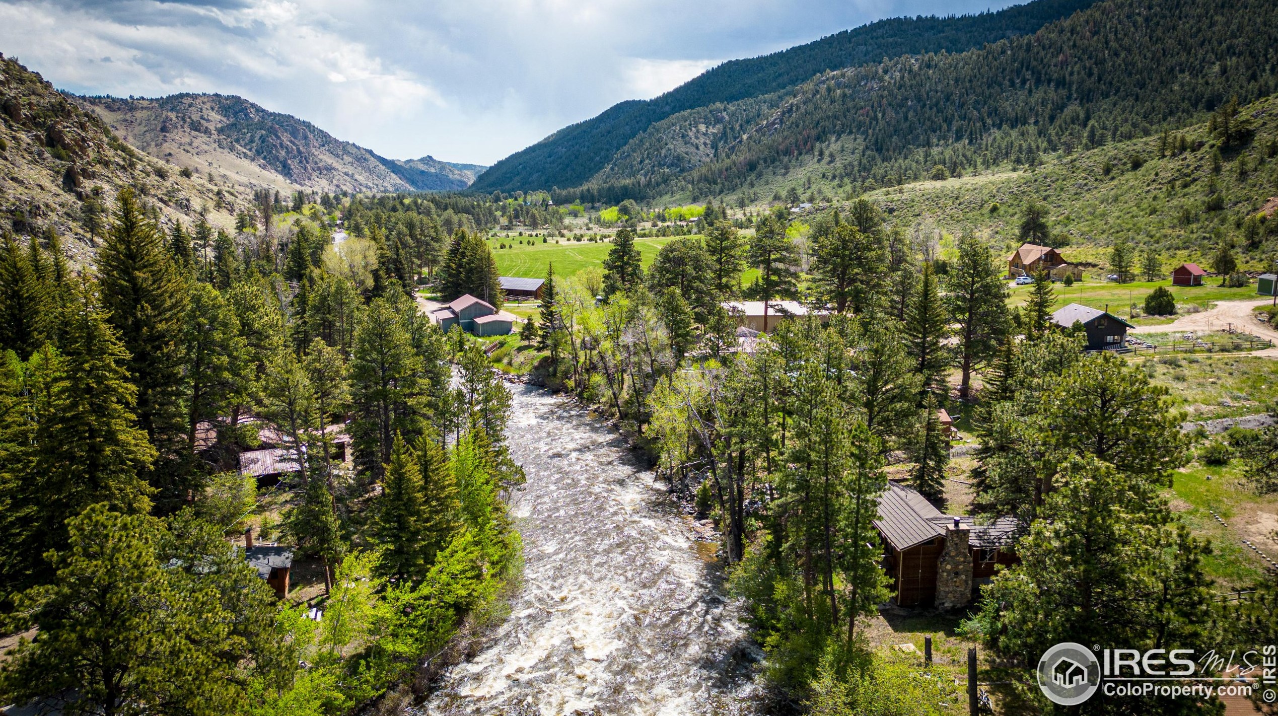 348 Crown Pt Dr, Bellvue CO 80512-9411 exterior