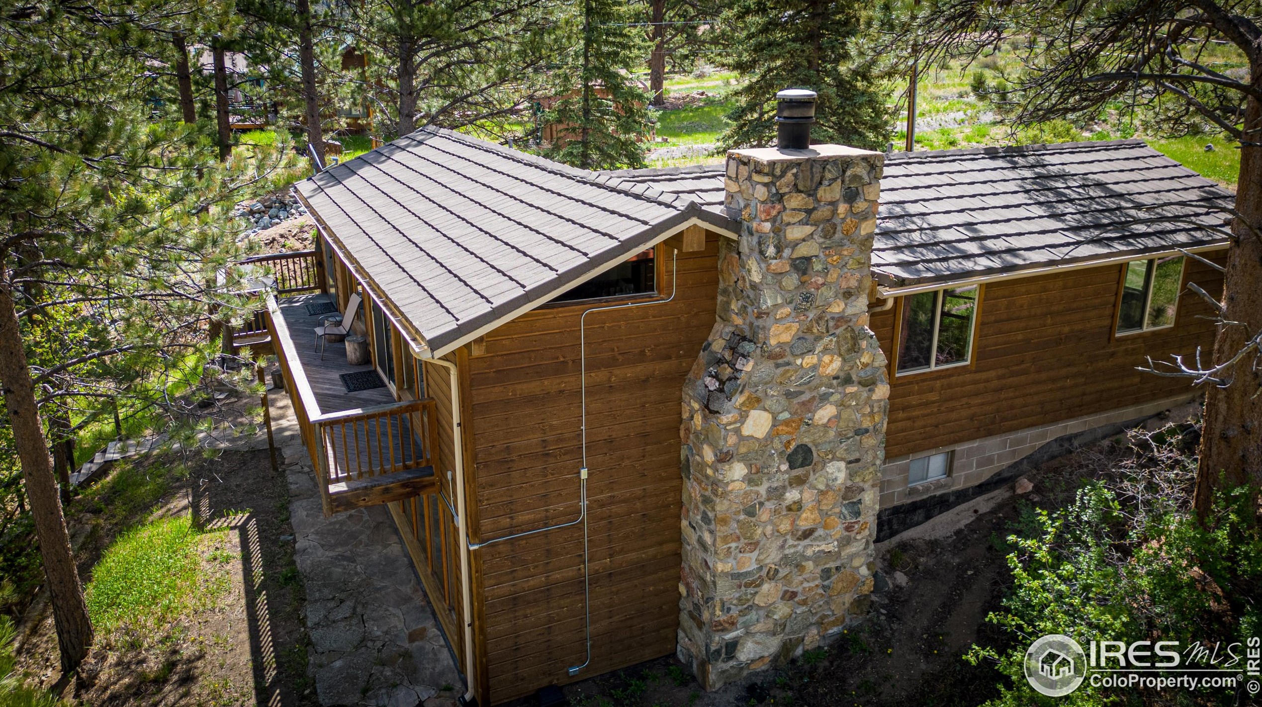 348 Crown Pt Dr, Bellvue CO 80512-9411 exterior