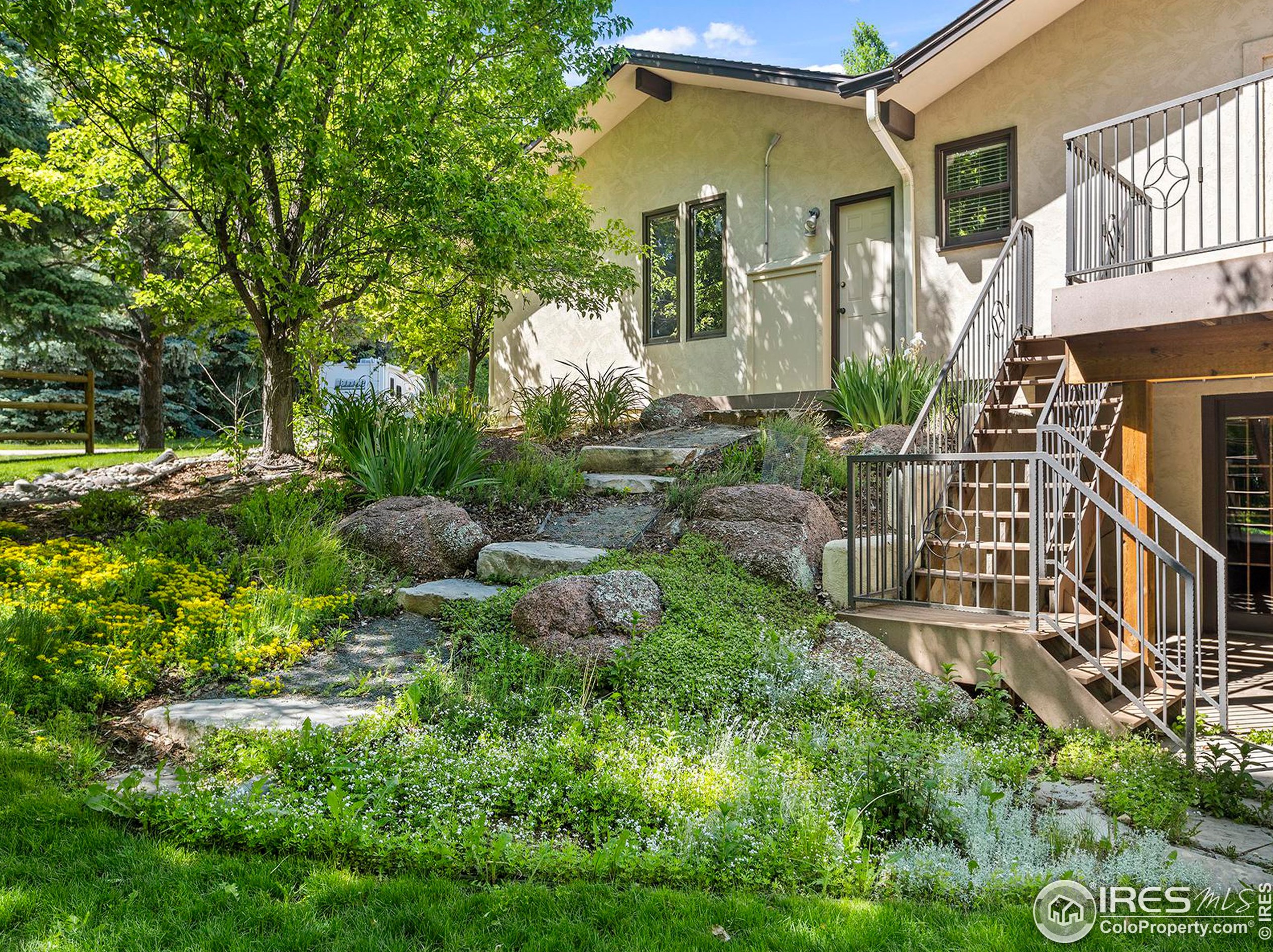 5223 Paradise Ln, Fort Collins CO  80526-4324 exterior