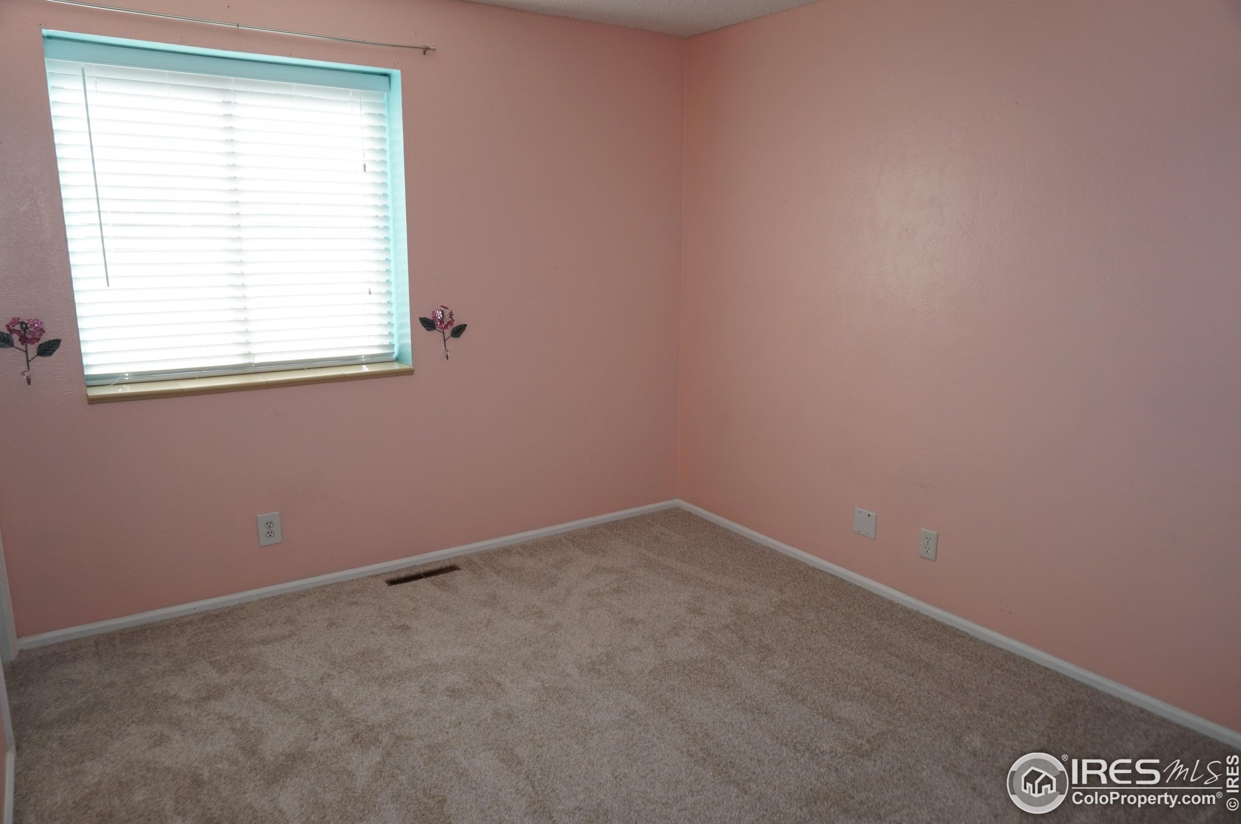 3346 Apple Ave, Loveland CO 80538-2515 exterior