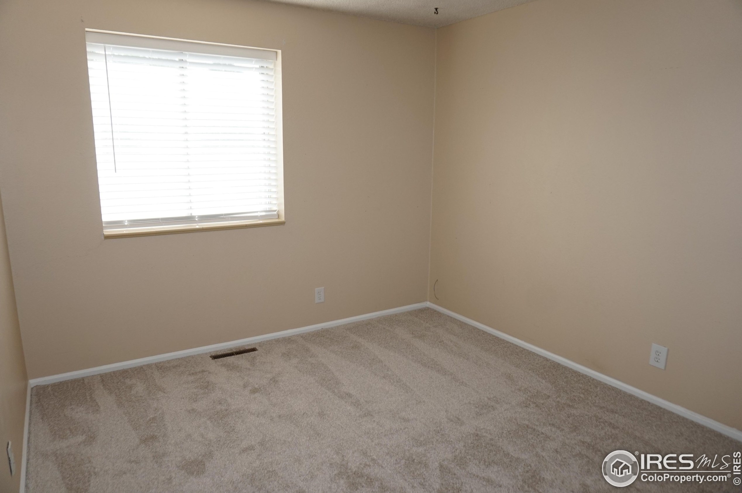 3346 Apple Ave, Loveland CO 80538-2515 exterior