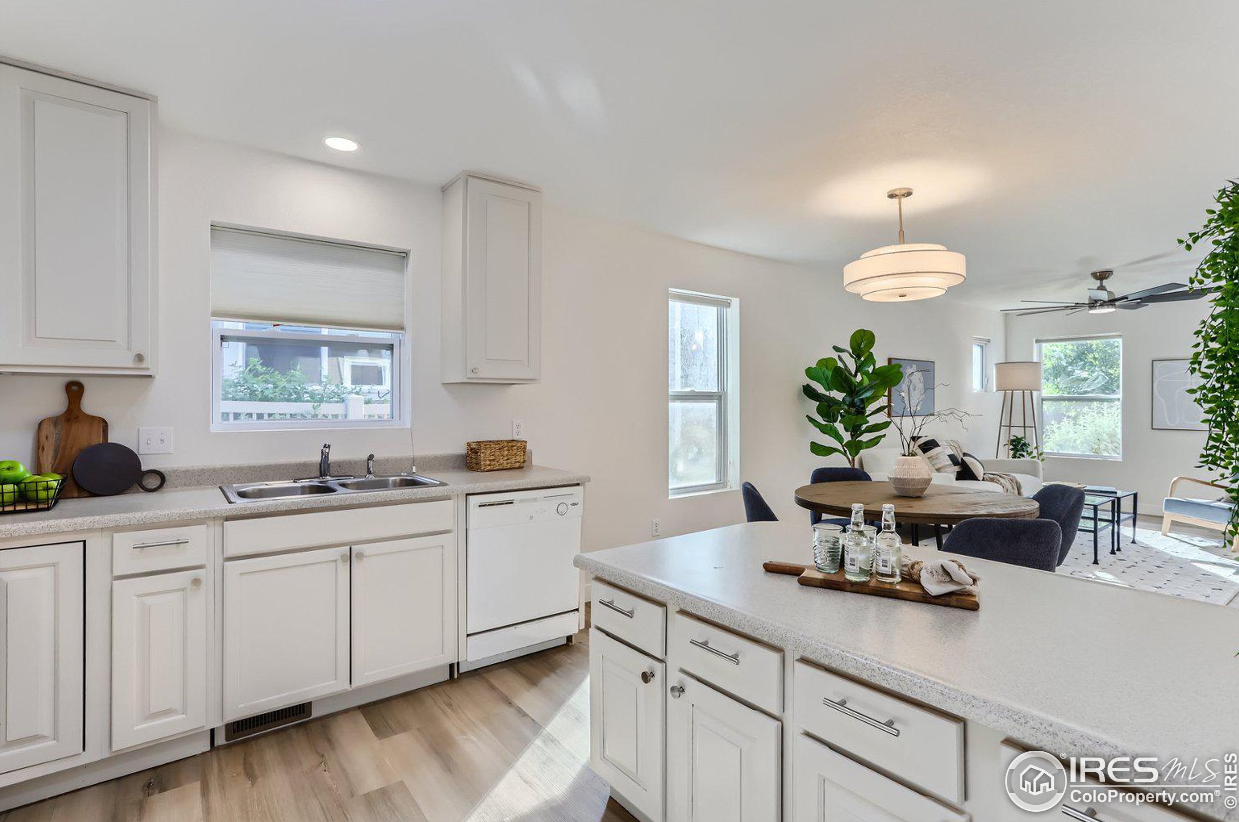 1416 Bluemoon Dr, Longmont CO 80504-1770 exterior