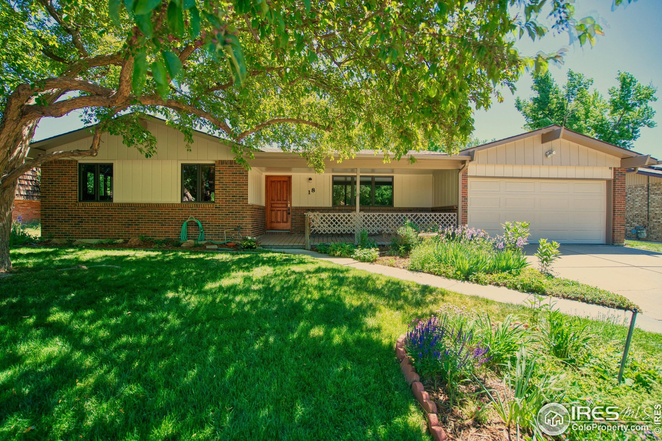 18 University Cir, Longmont, CO 80503-2236