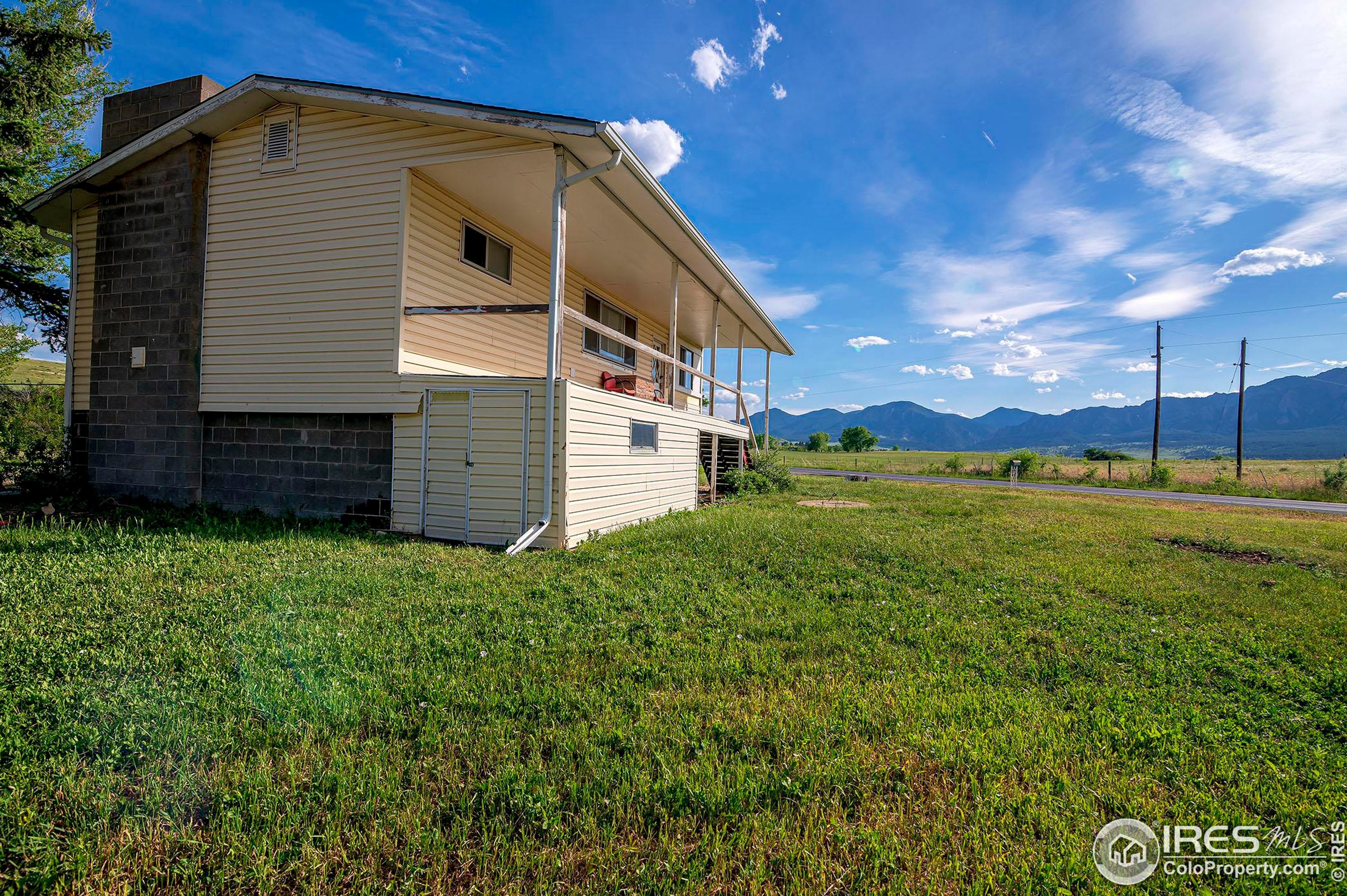 772 Cherryvale Rd, Boulder CO 80303-9707 exterior