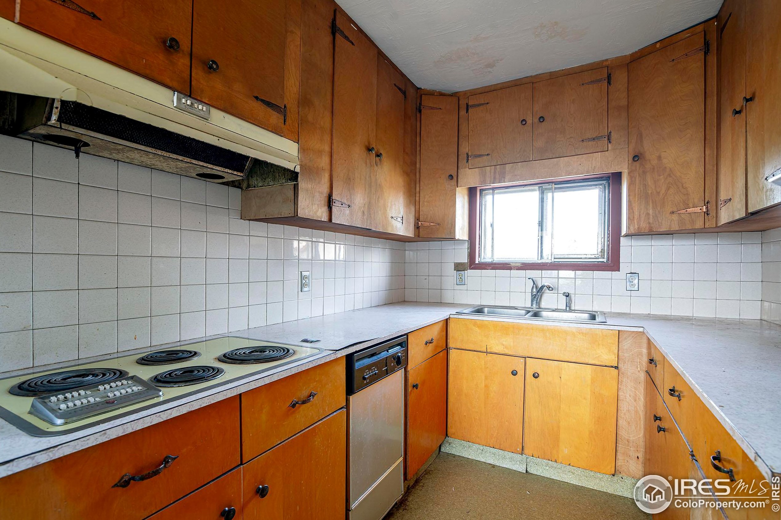 772 Cherryvale Rd, Boulder CO 80303-9707 exterior