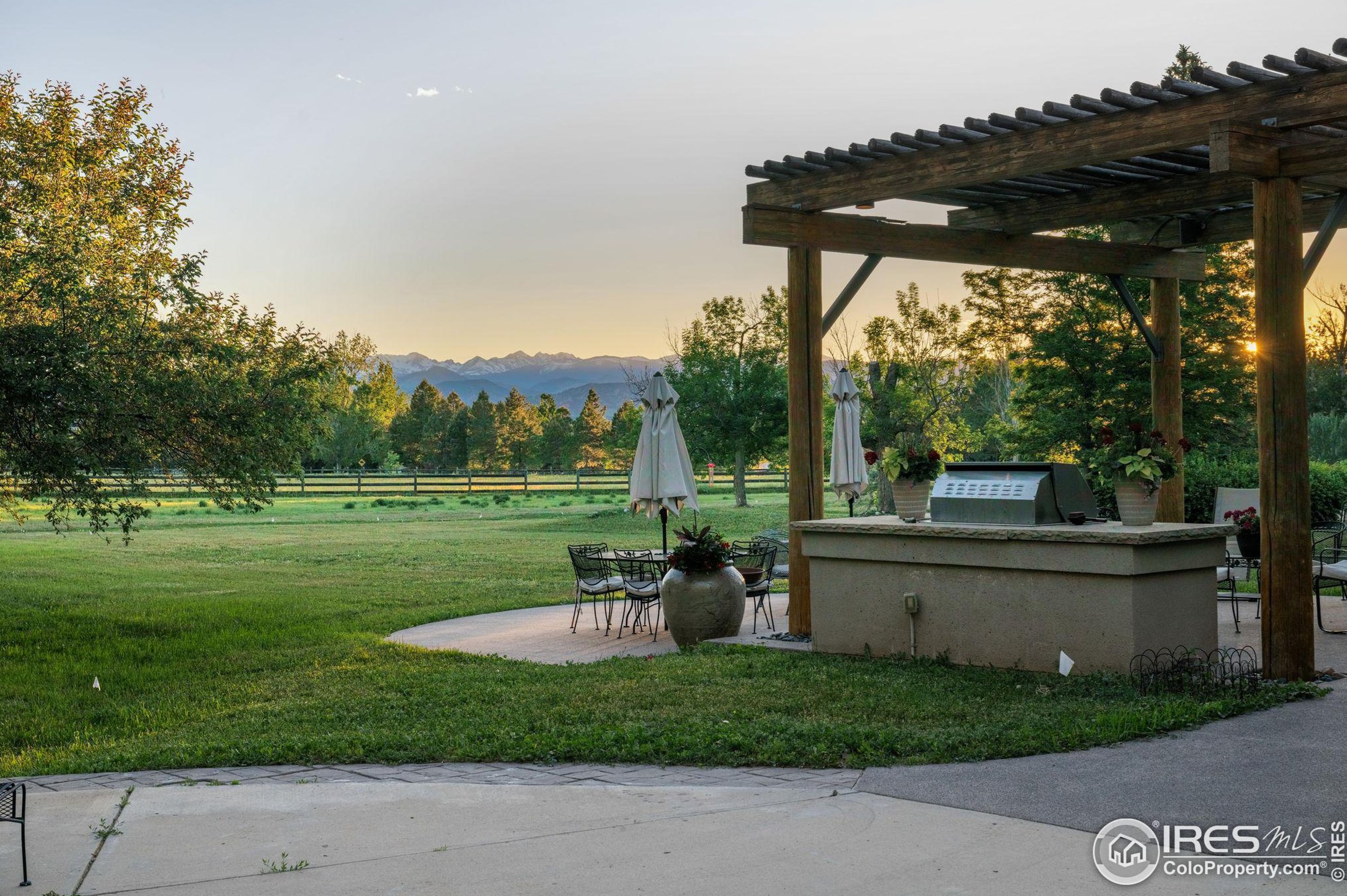 2300 Willow Crk Dr, Boulder CO  80301-5027 exterior