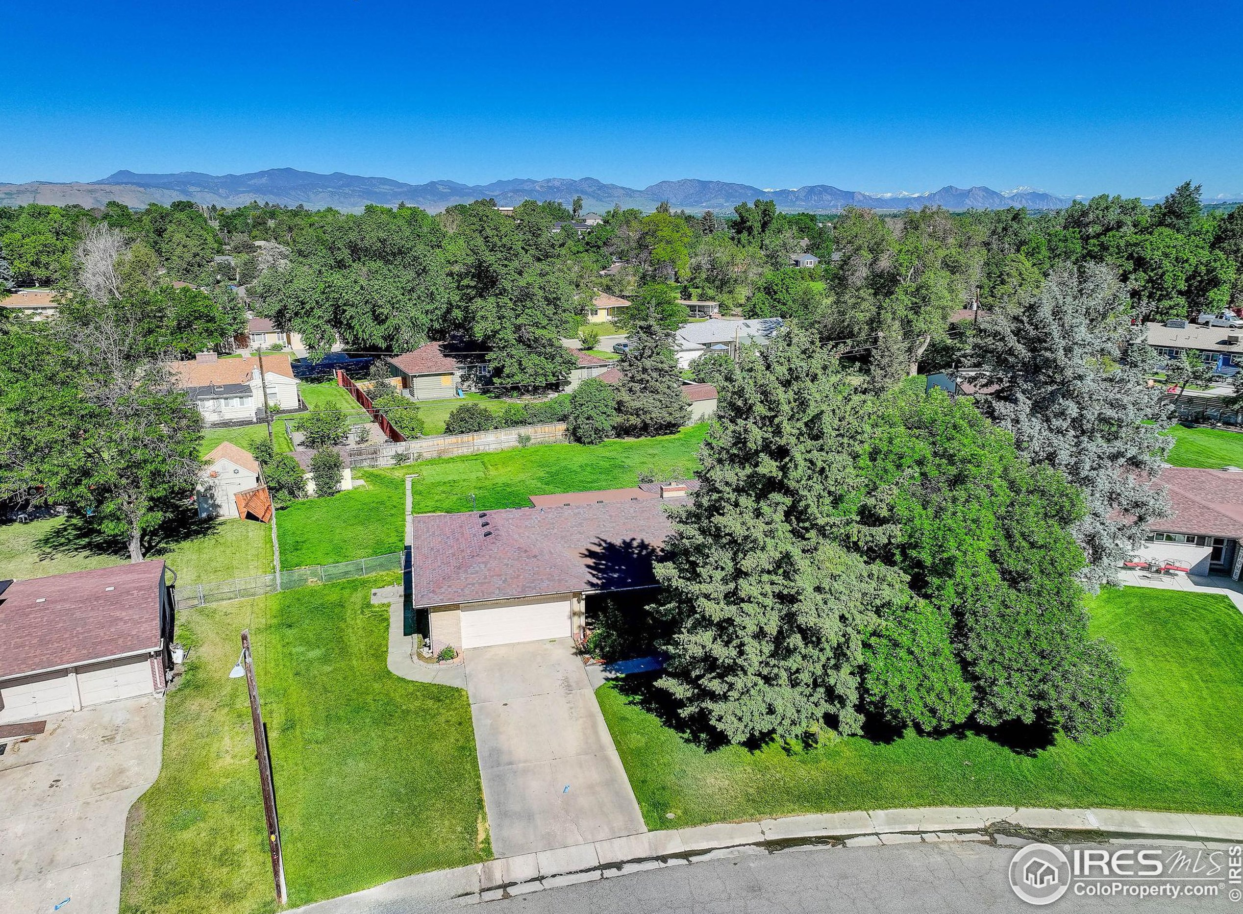 5423 Fld Ct, Arvada CO  80005-4350 exterior