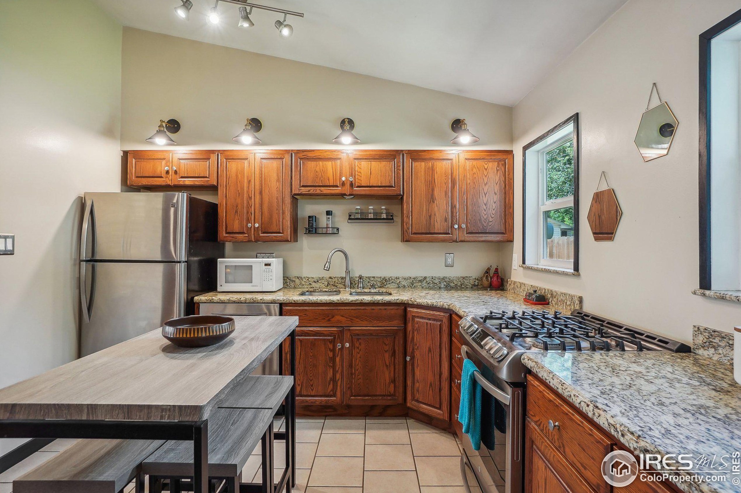 5710 Hickory St, Littleton CO 80120-2217 exterior