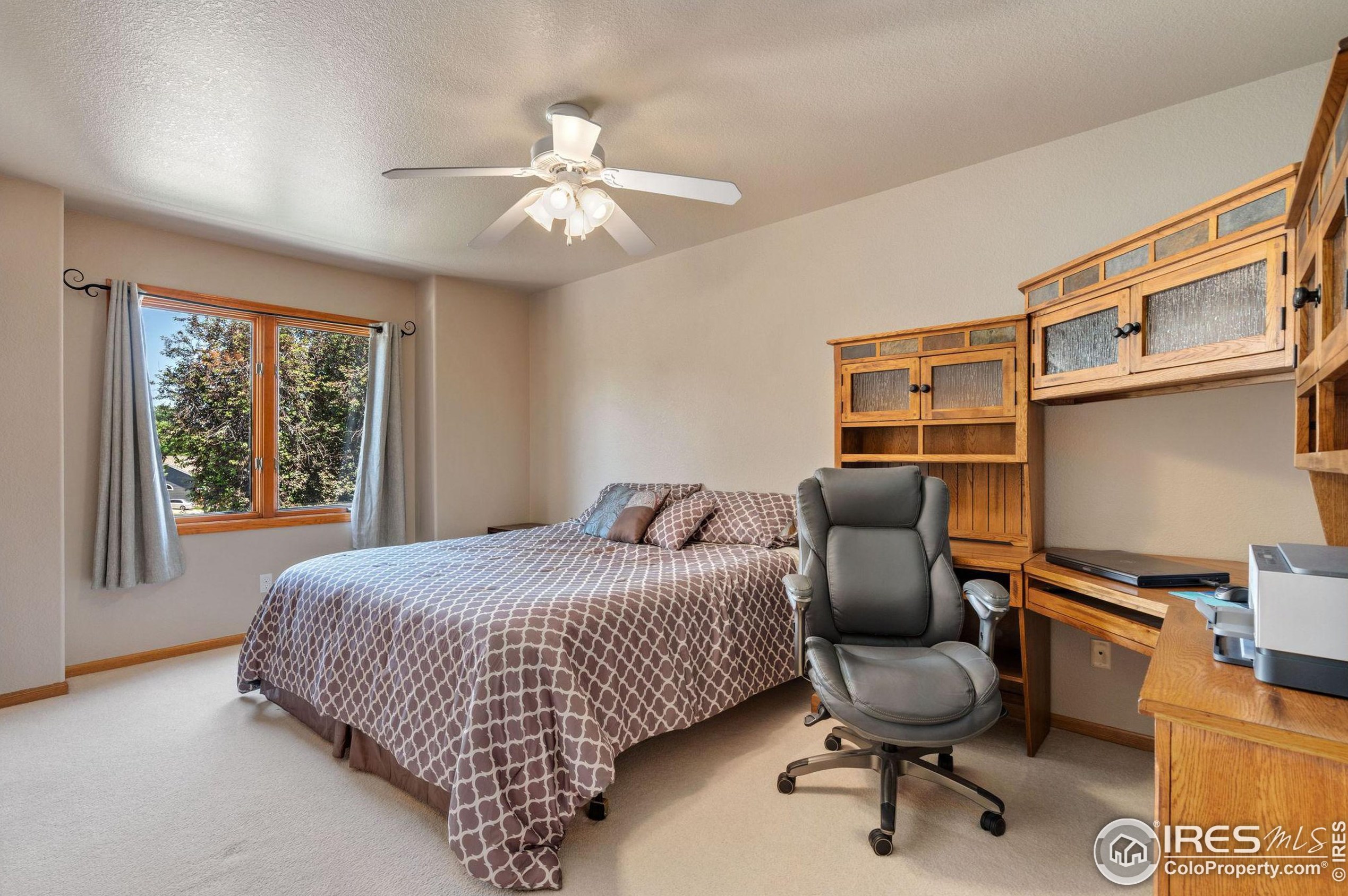 1037 Hinsdale Dr, Fort Collins CO  80526-3916 exterior