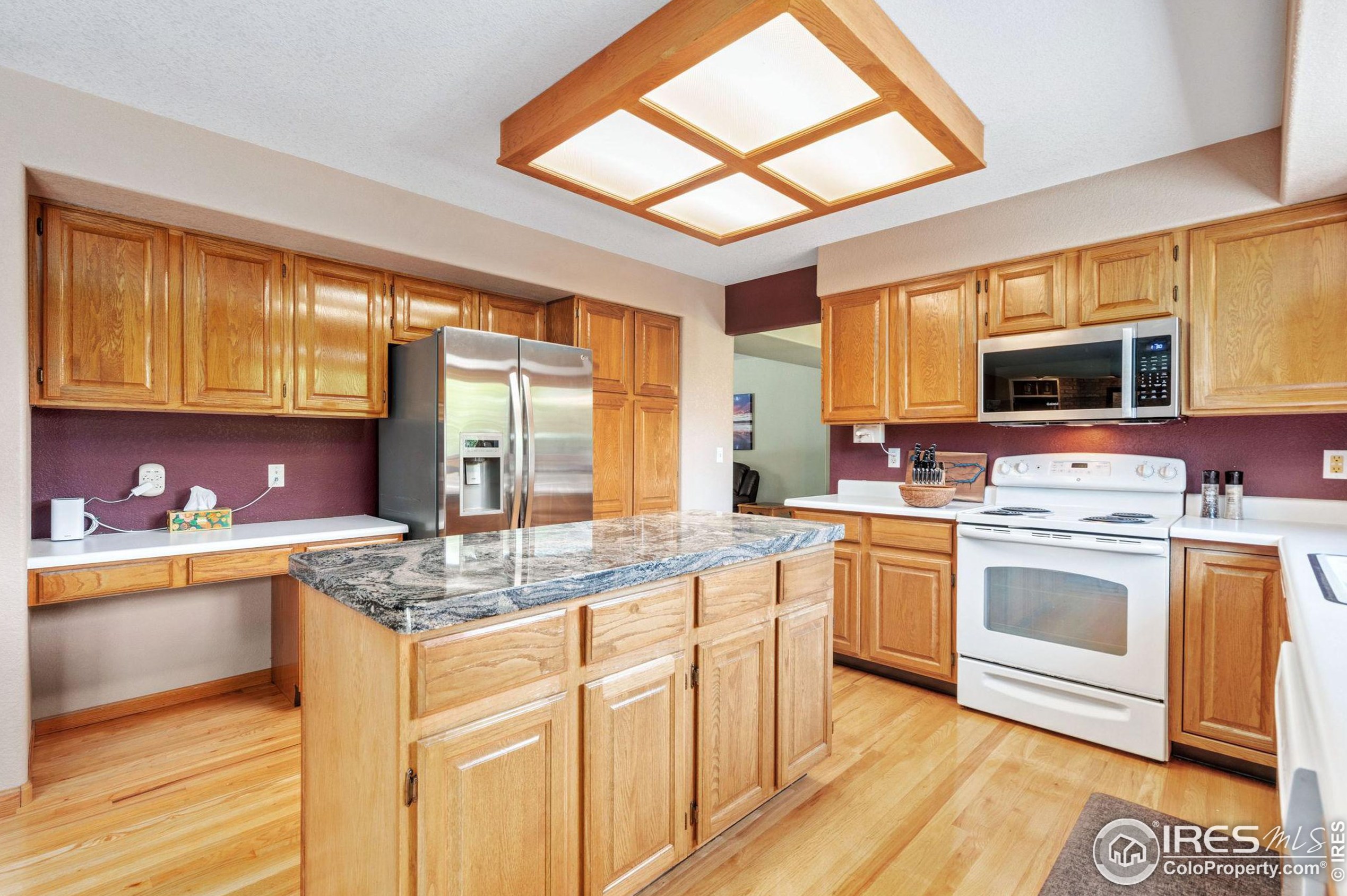 1037 Hinsdale Dr, Fort Collins CO  80526-3916 exterior