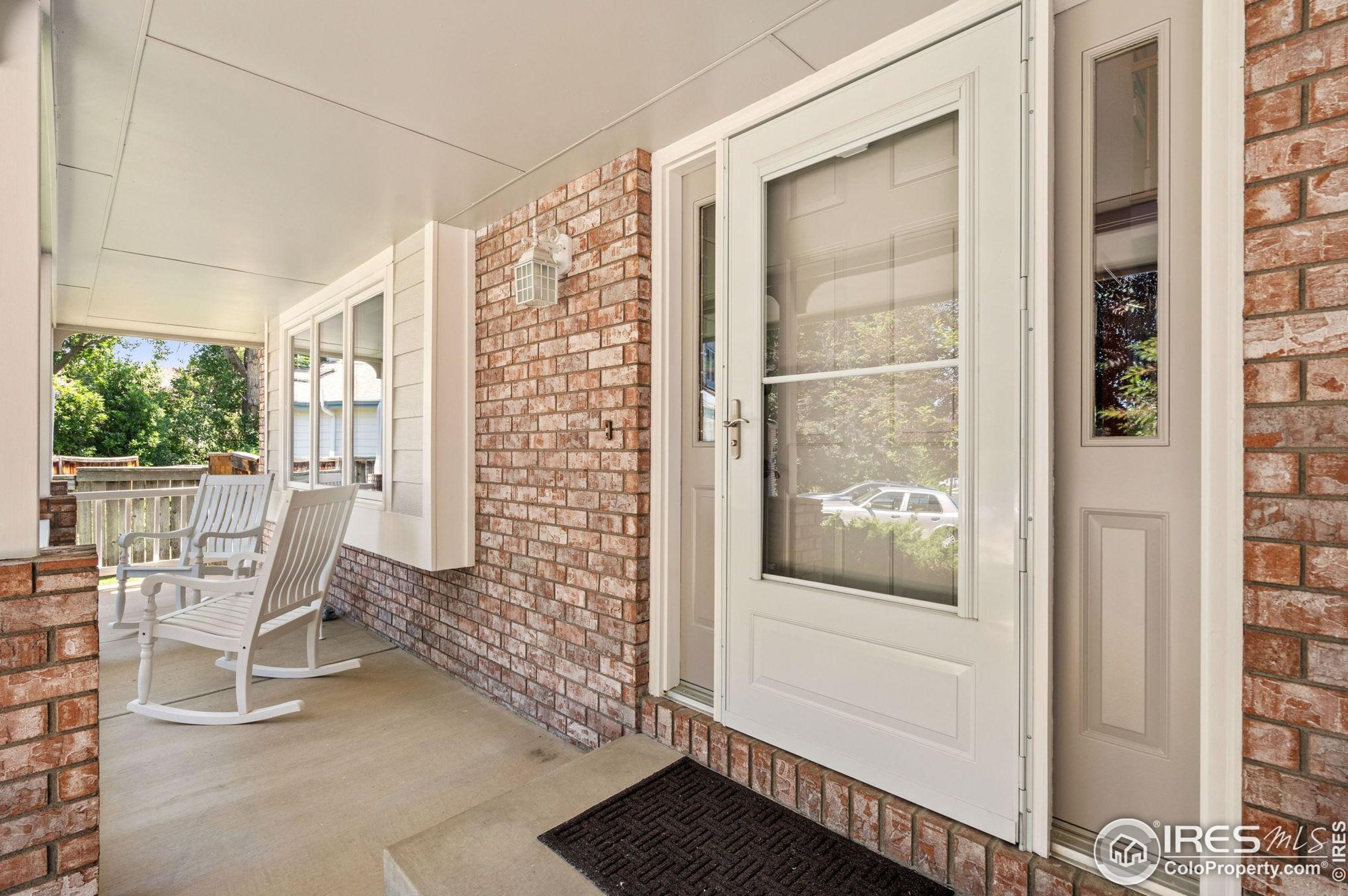1037 Hinsdale Dr, Fort Collins CO  80526-3916 exterior