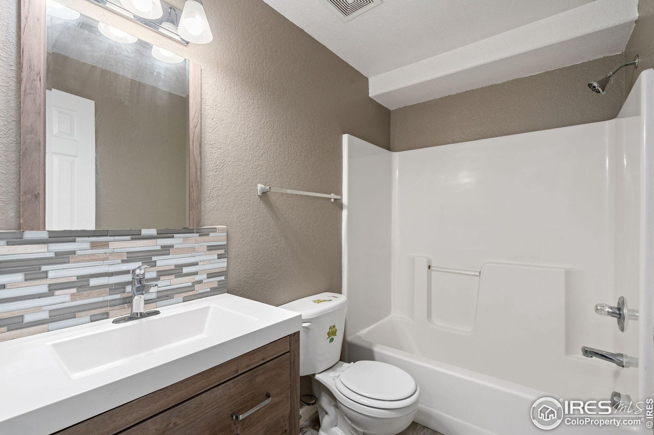 131 24 Ave, Greeley CO 80634-6025 exterior