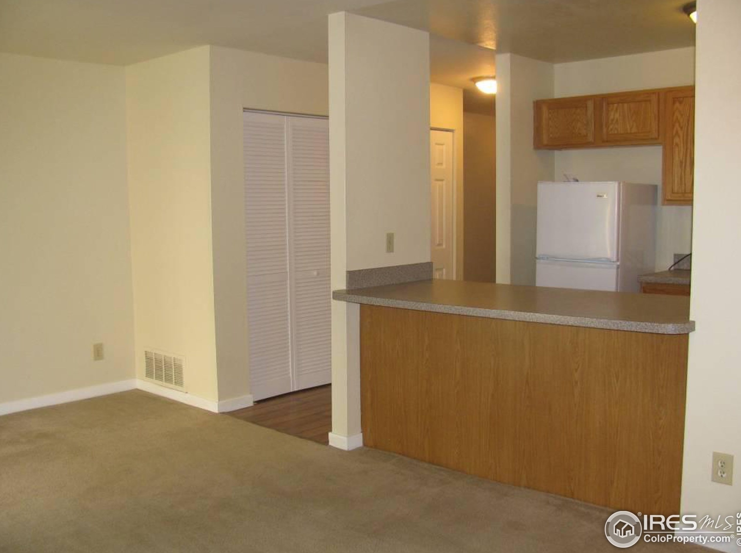 225 8th Ave, Longmont, CO 80504-4655