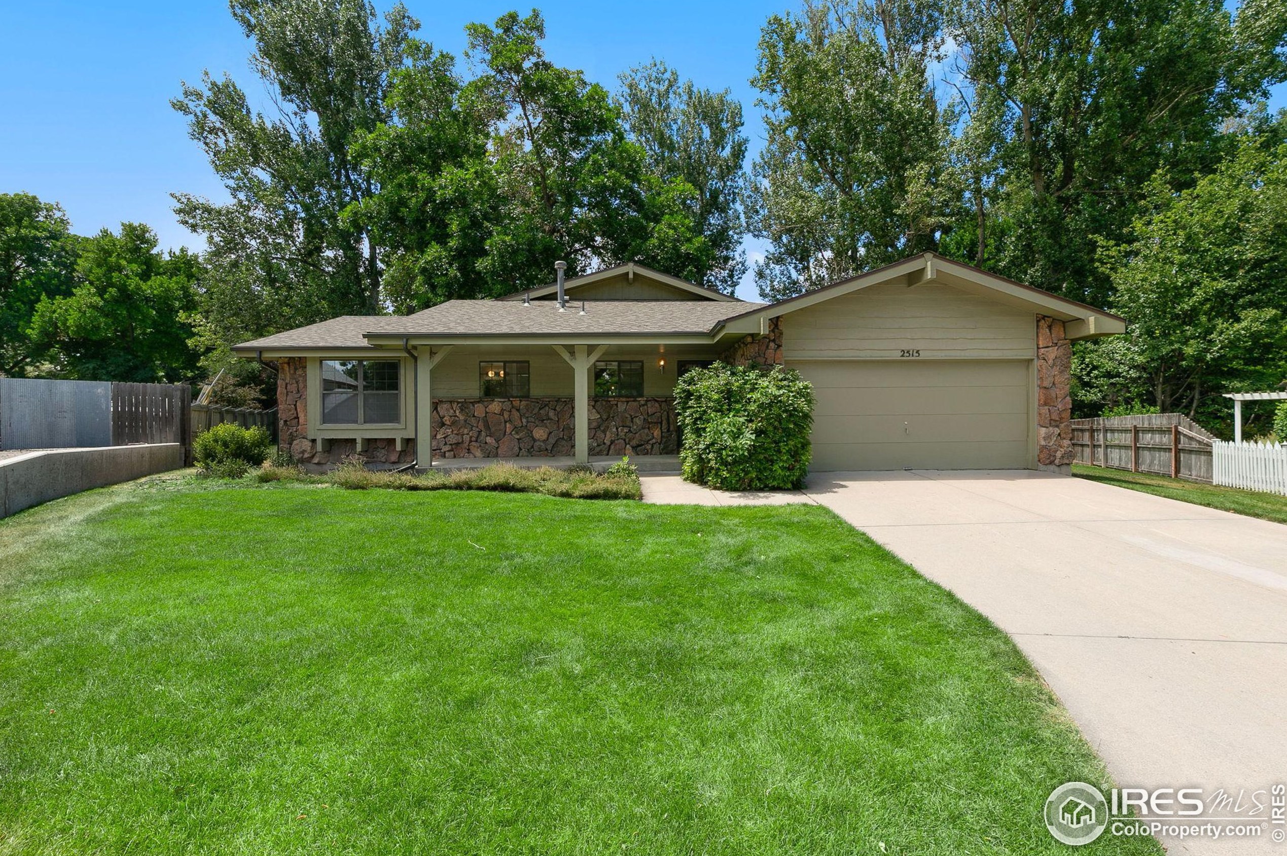 2515 Creekwood Dr, Fort Collins, CO 80525-2031