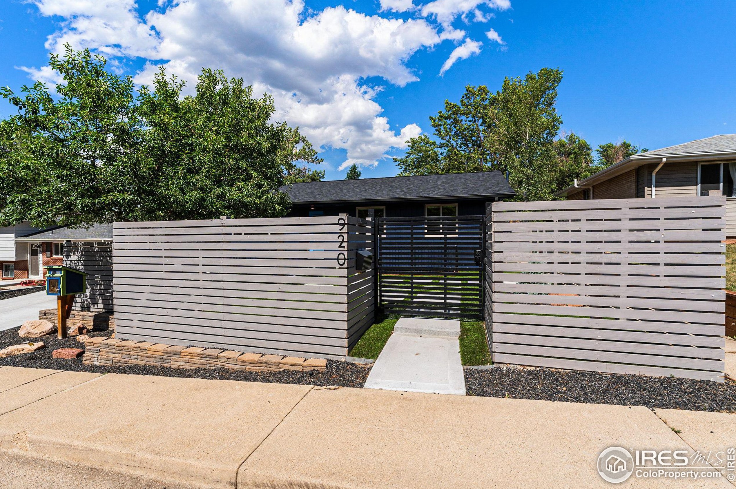 920 Hartford Dr, Boulder CO  80305-6316 exterior
