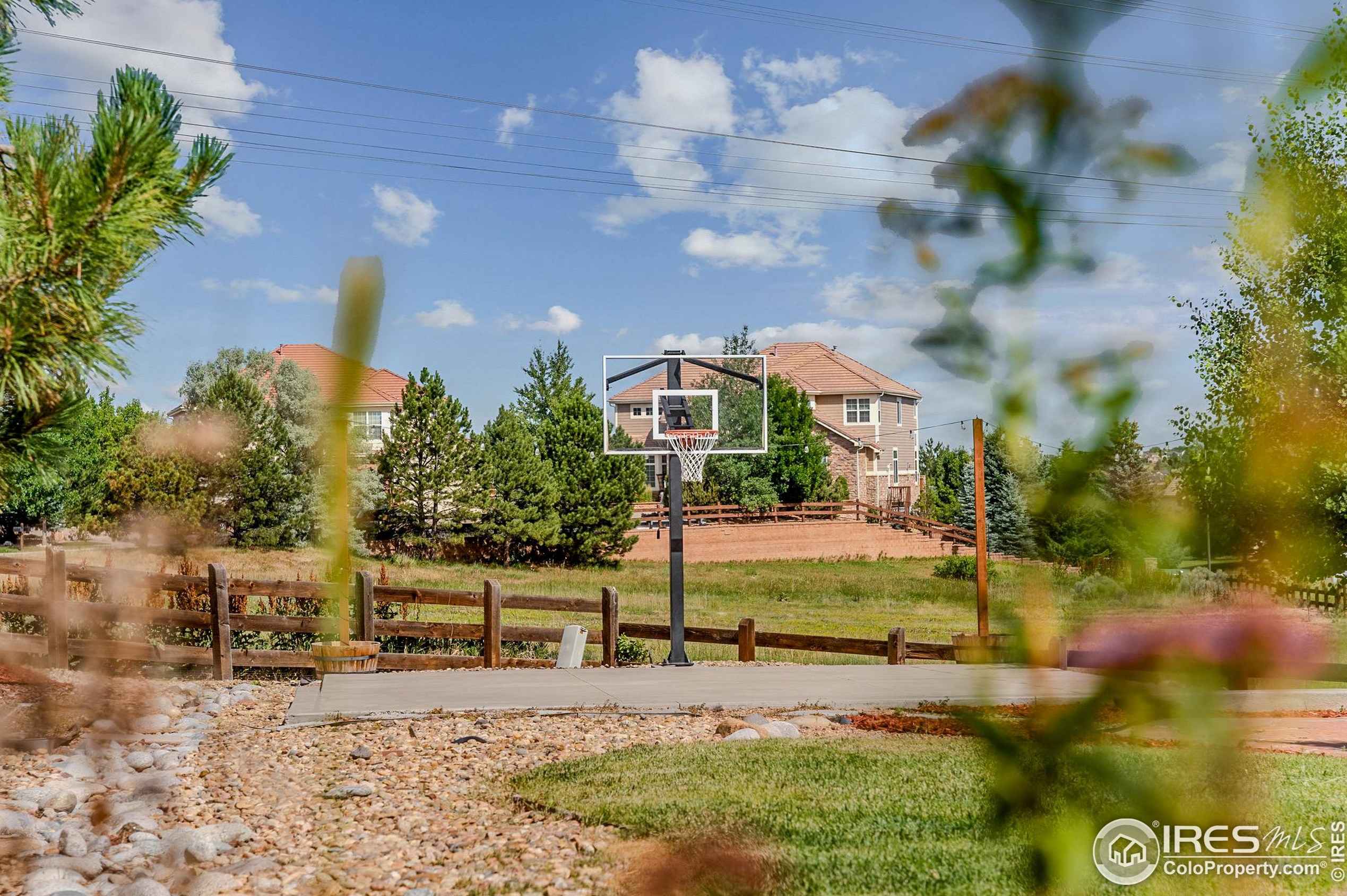 24230 Moraine Pl, Aurora CO 80016-1374 exterior